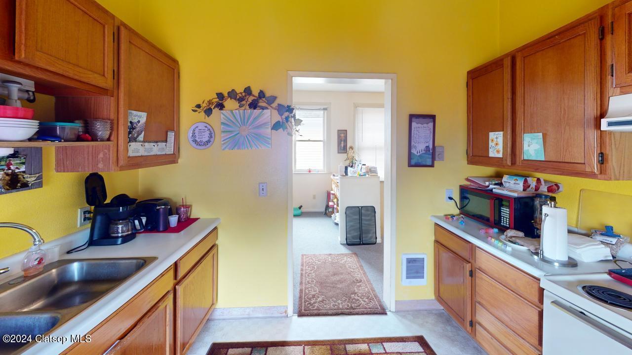 1178 Franklin Avenue Property Photo 8