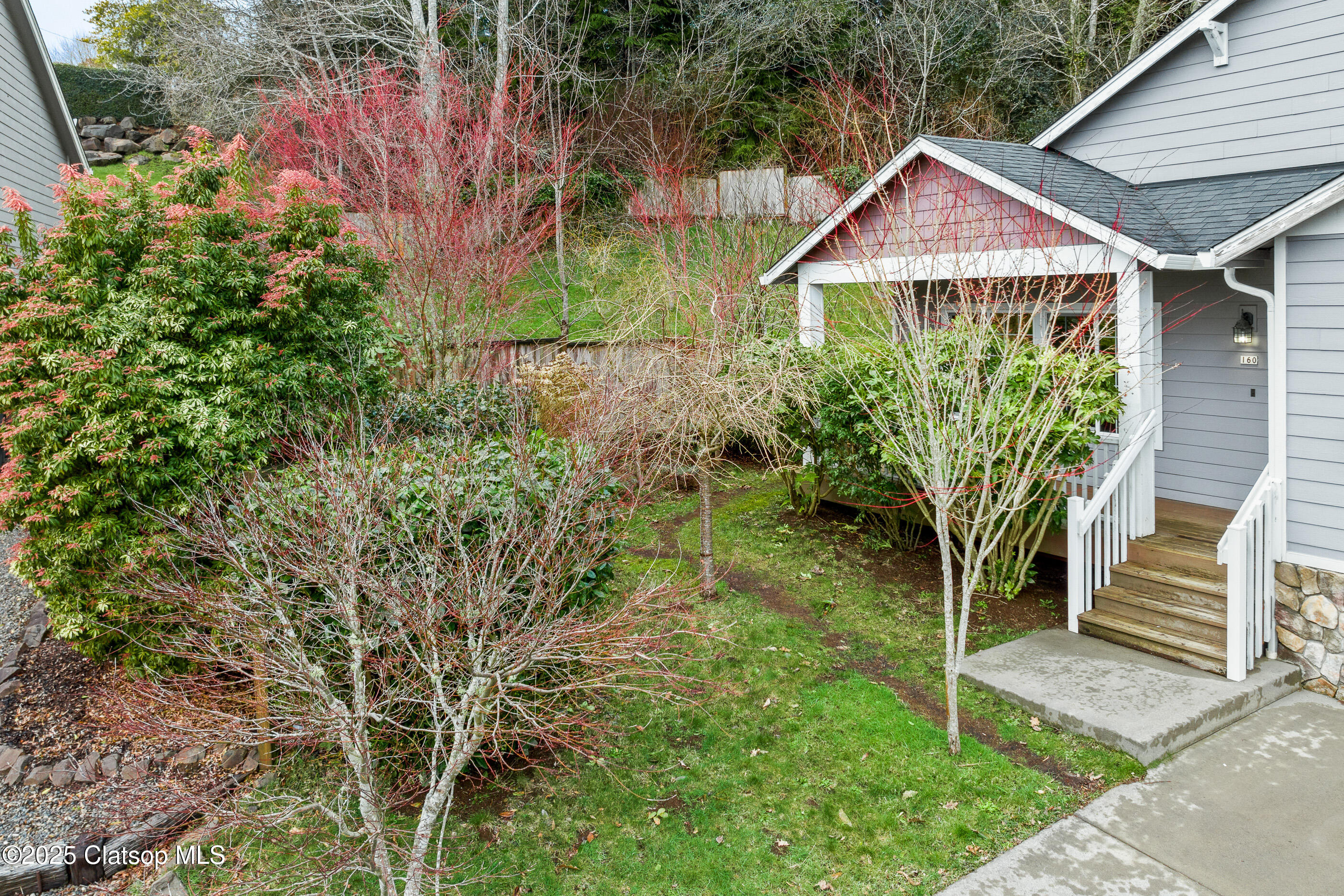 160 W Lexington Property Photo 7