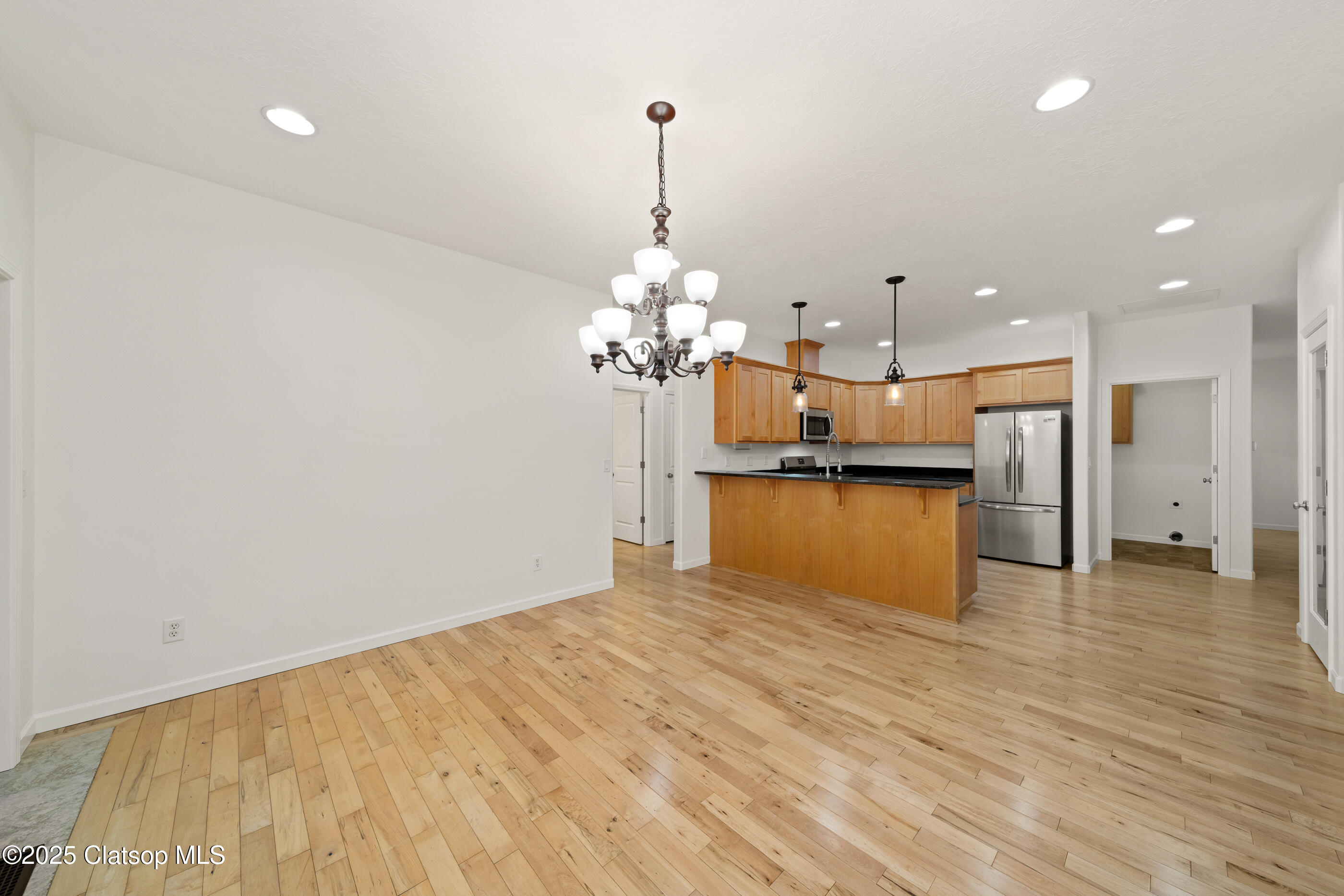160 W Lexington Property Photo 21
