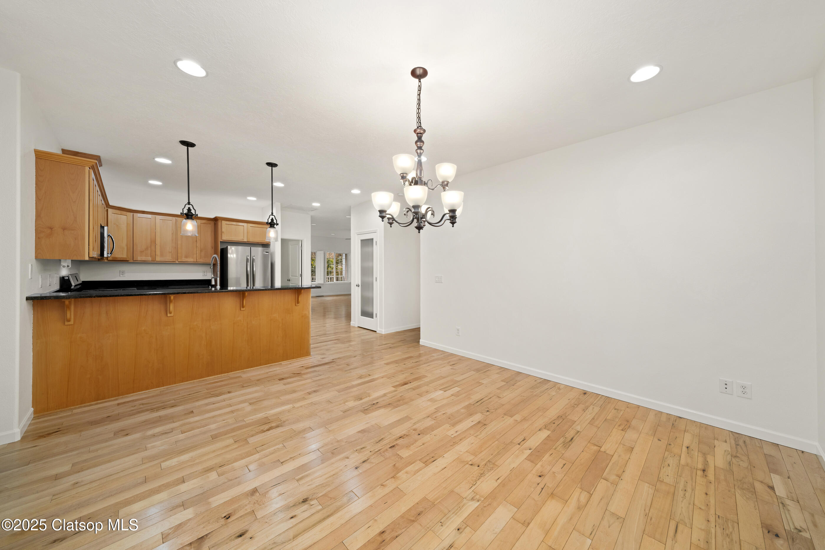 160 W Lexington Property Photo 22