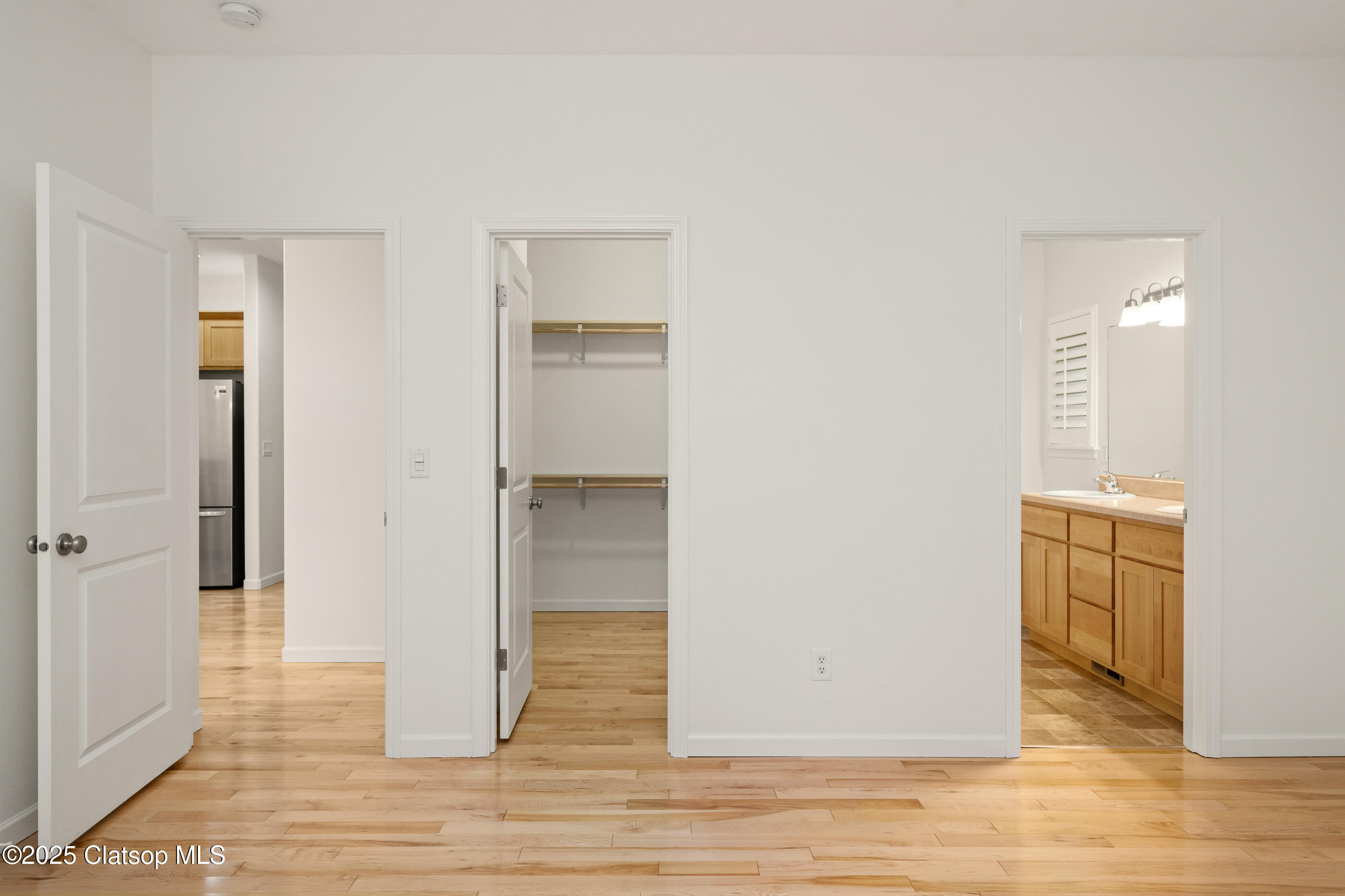 160 W Lexington Property Photo 29