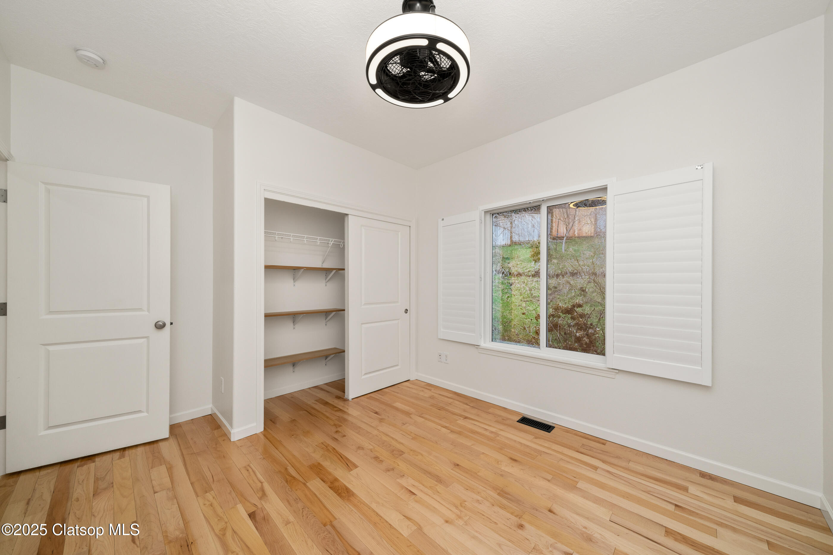 160 W Lexington Property Photo 31