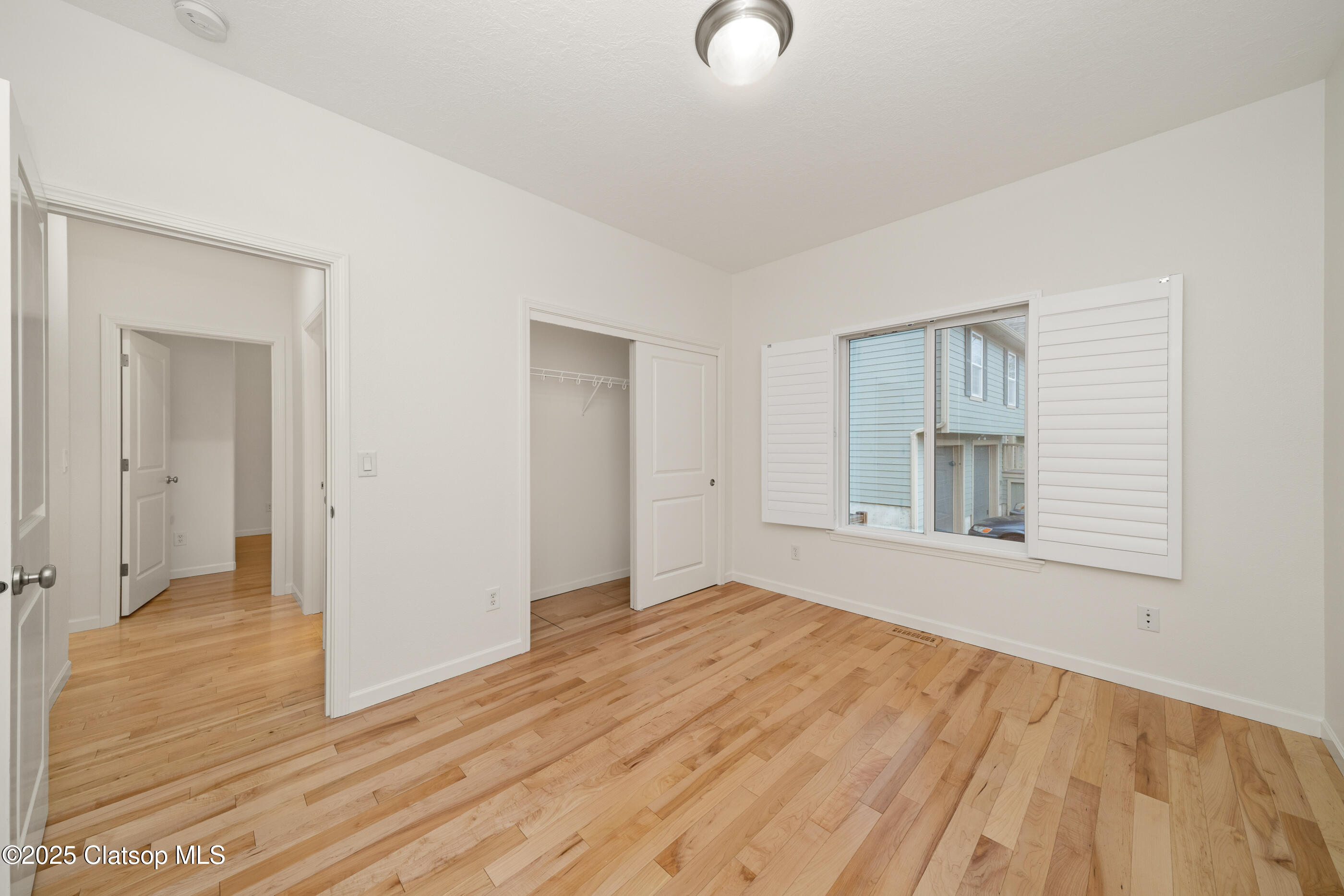 160 W Lexington Property Photo 34