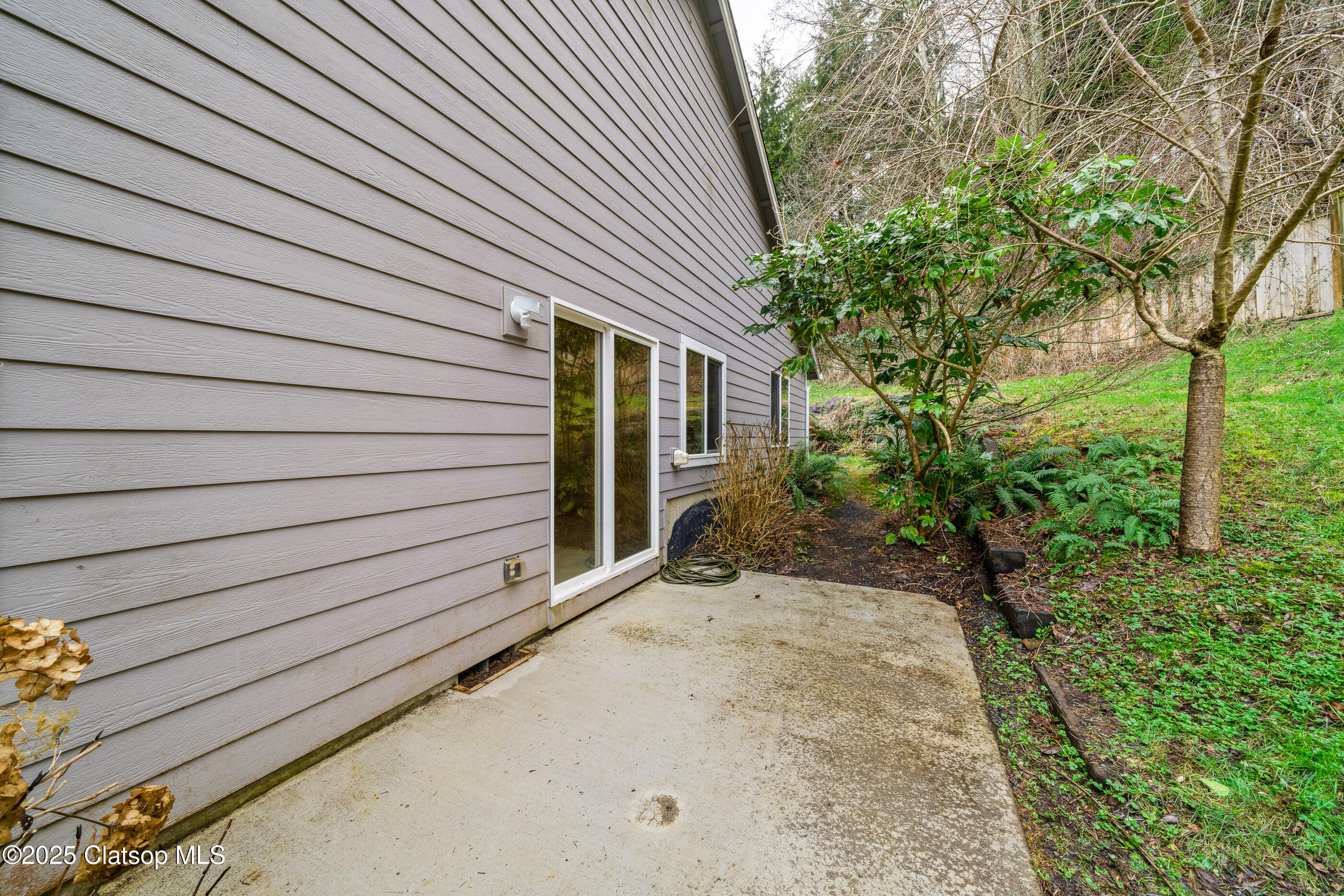 160 W Lexington Property Photo 36