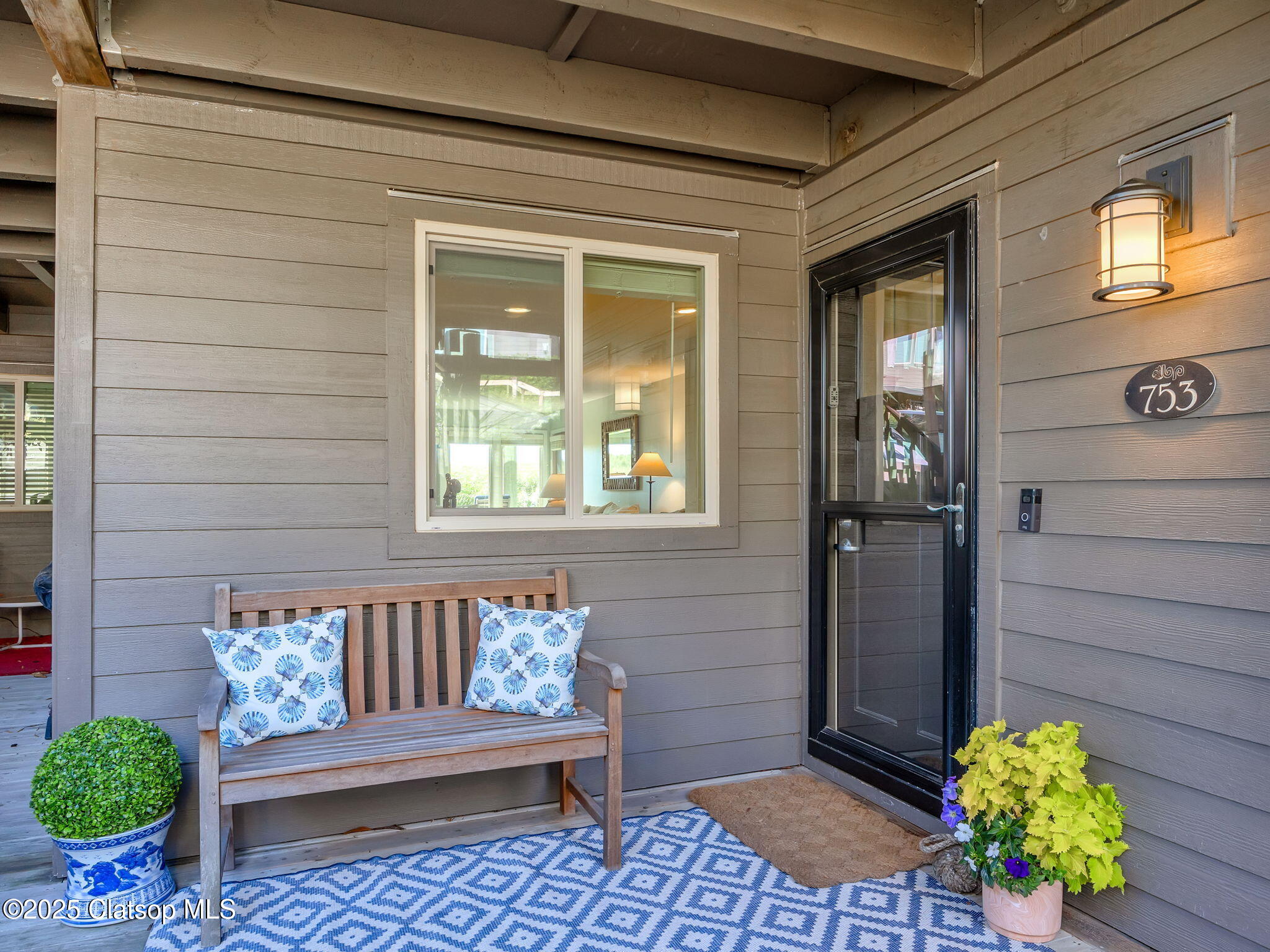 753 N Breakers Point Drive Property Photo 5