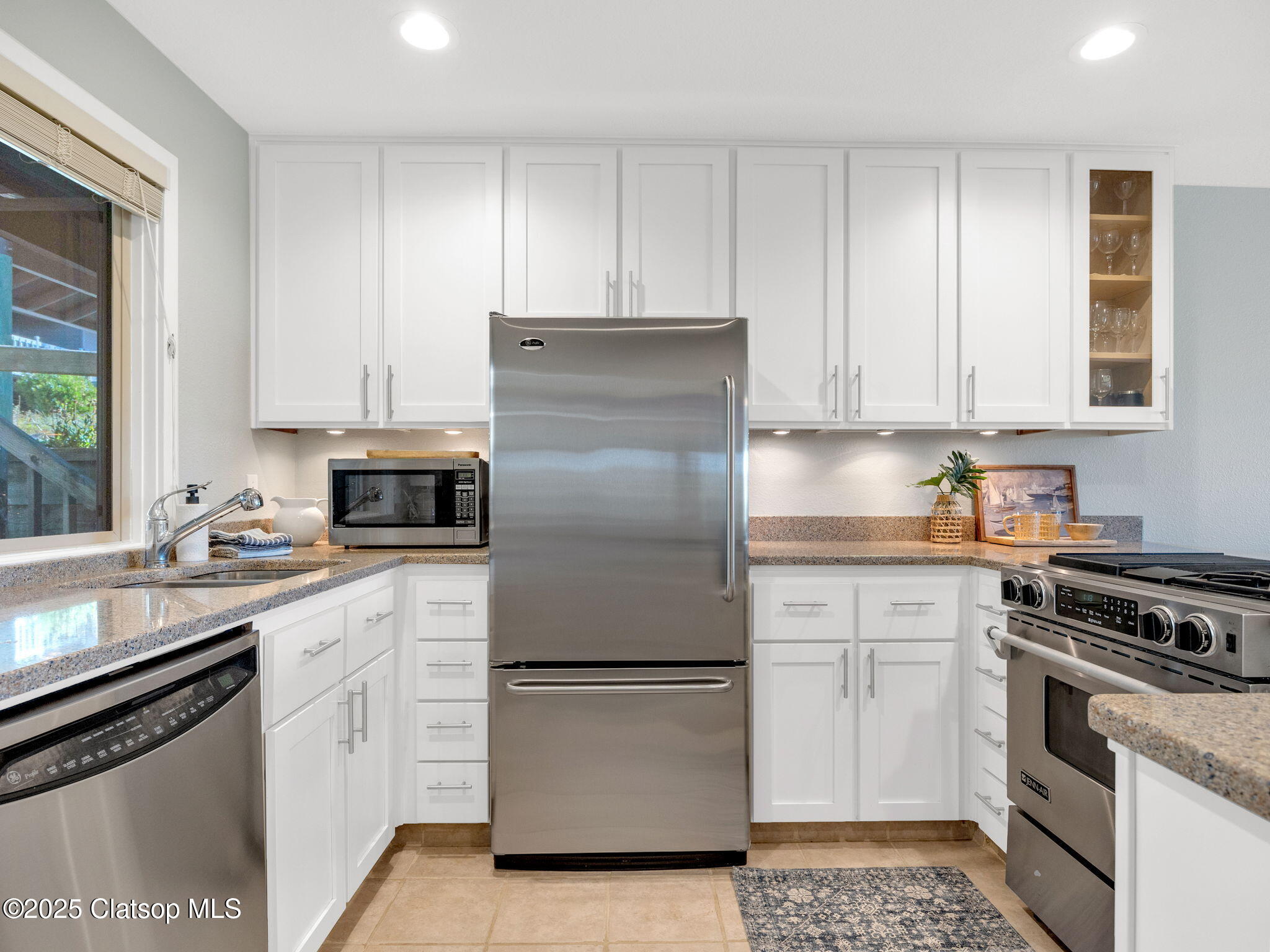 753 N Breakers Point Drive Property Photo 7