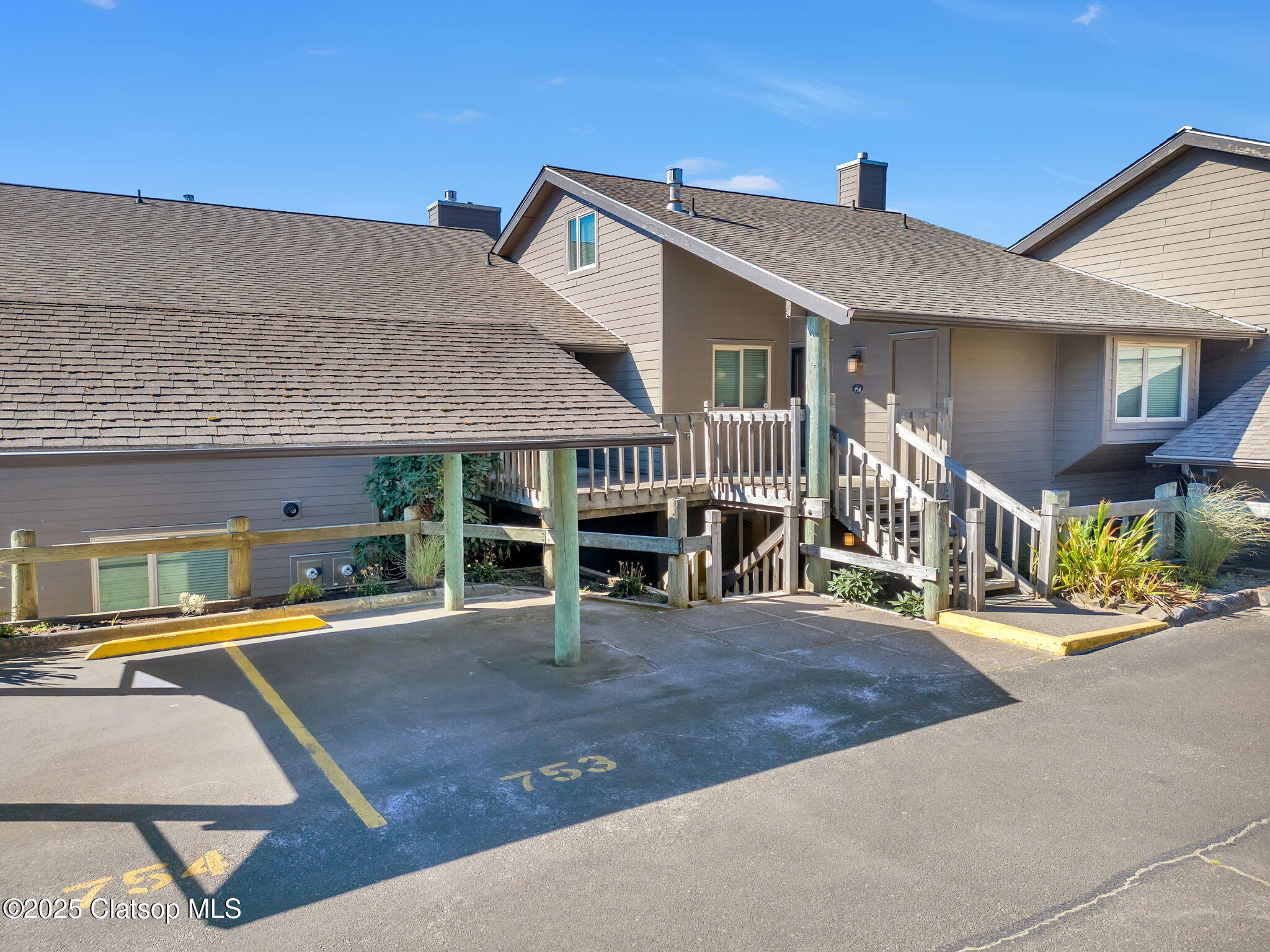 753 N Breakers Point Drive Property Photo 35