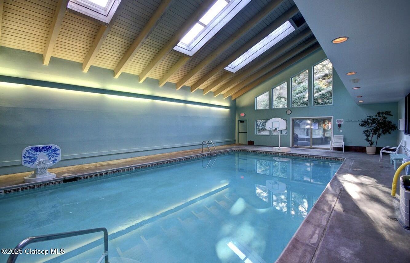 753 N Breakers Point Drive Property Photo 36