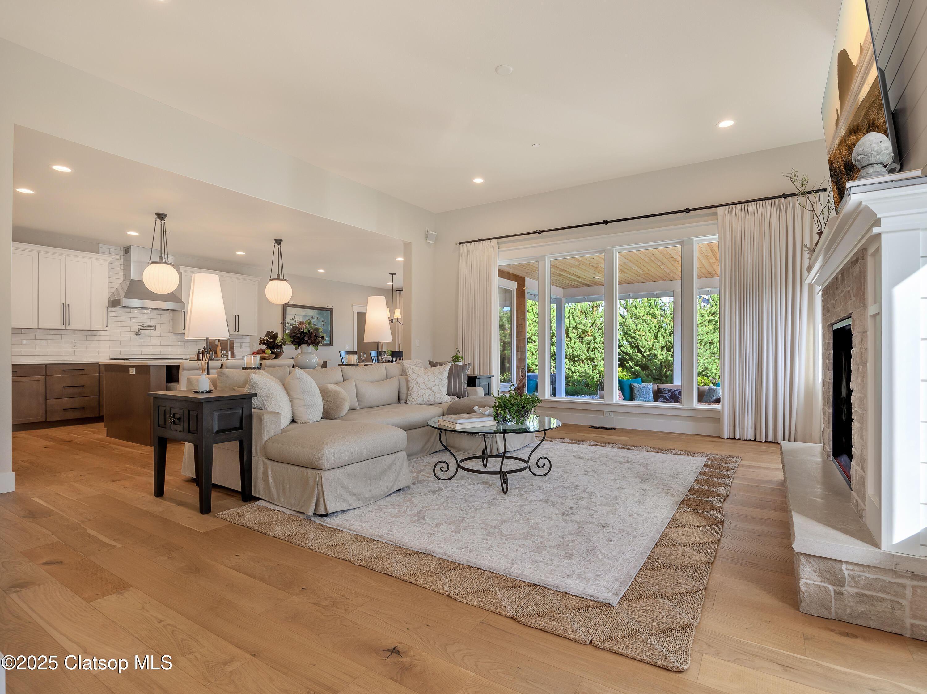 568 Browning Lane Property Photo 8