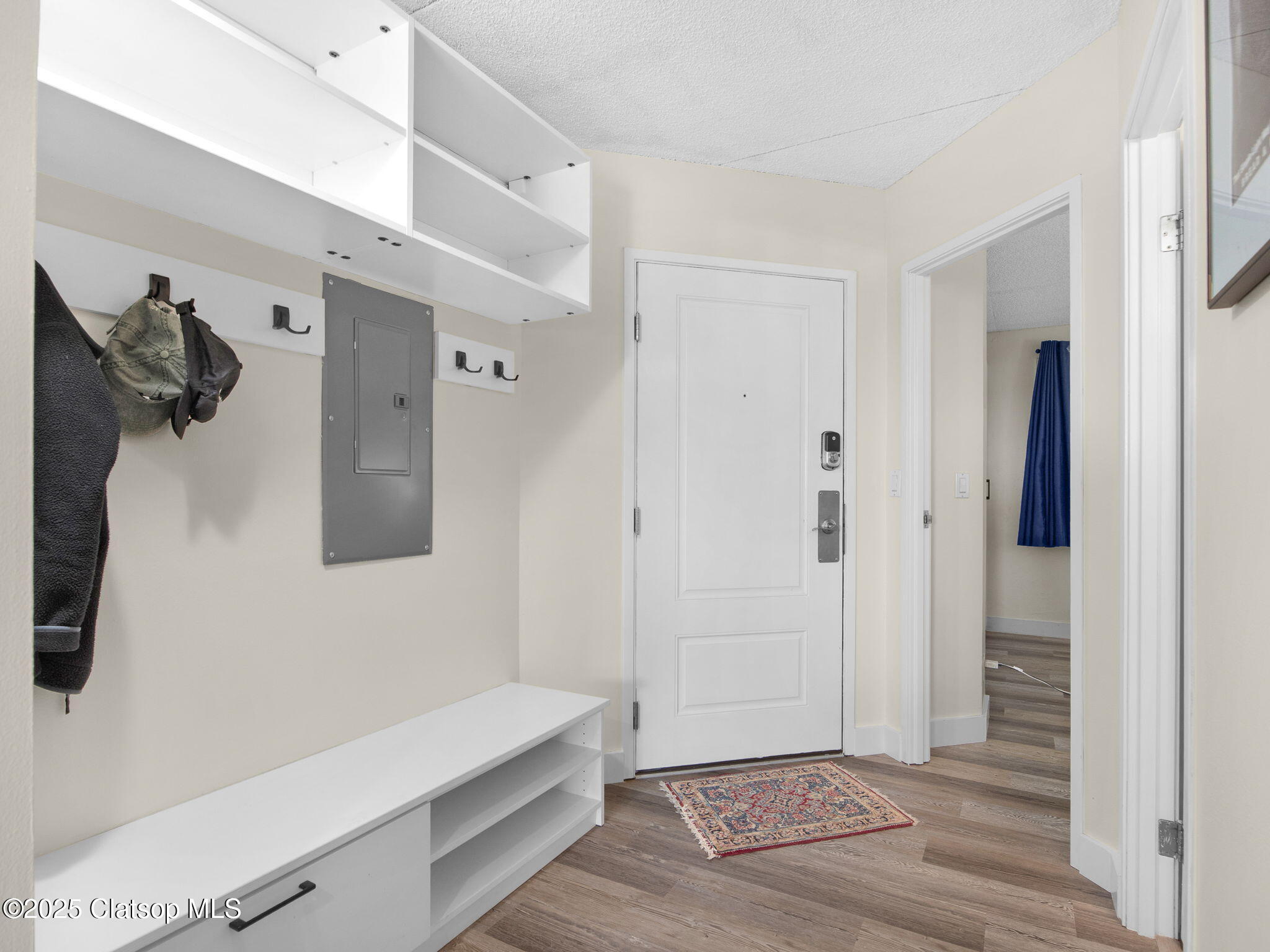 1146 N Marion Avenue Property Photo 3