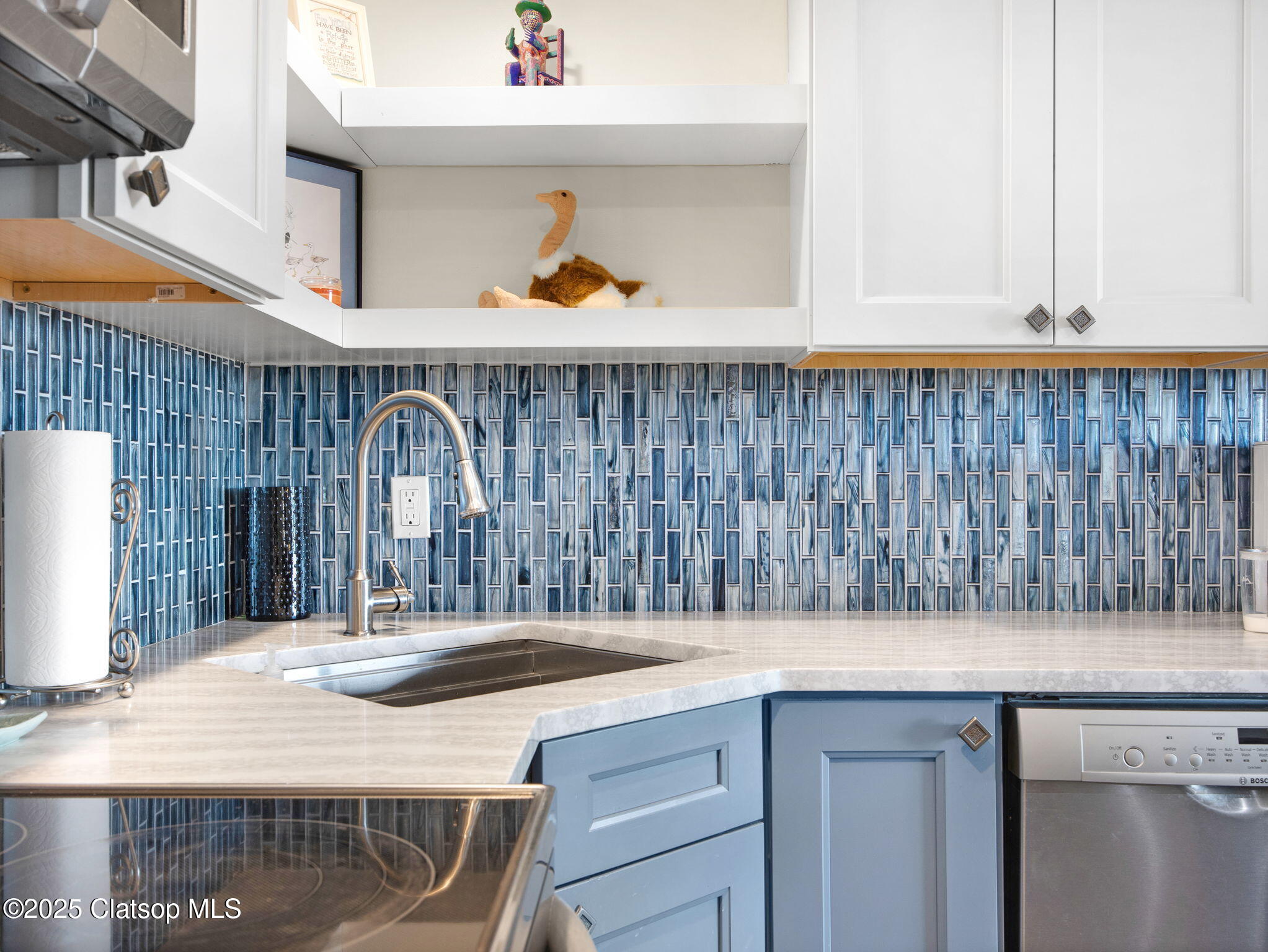 1146 N Marion Avenue Property Photo 7