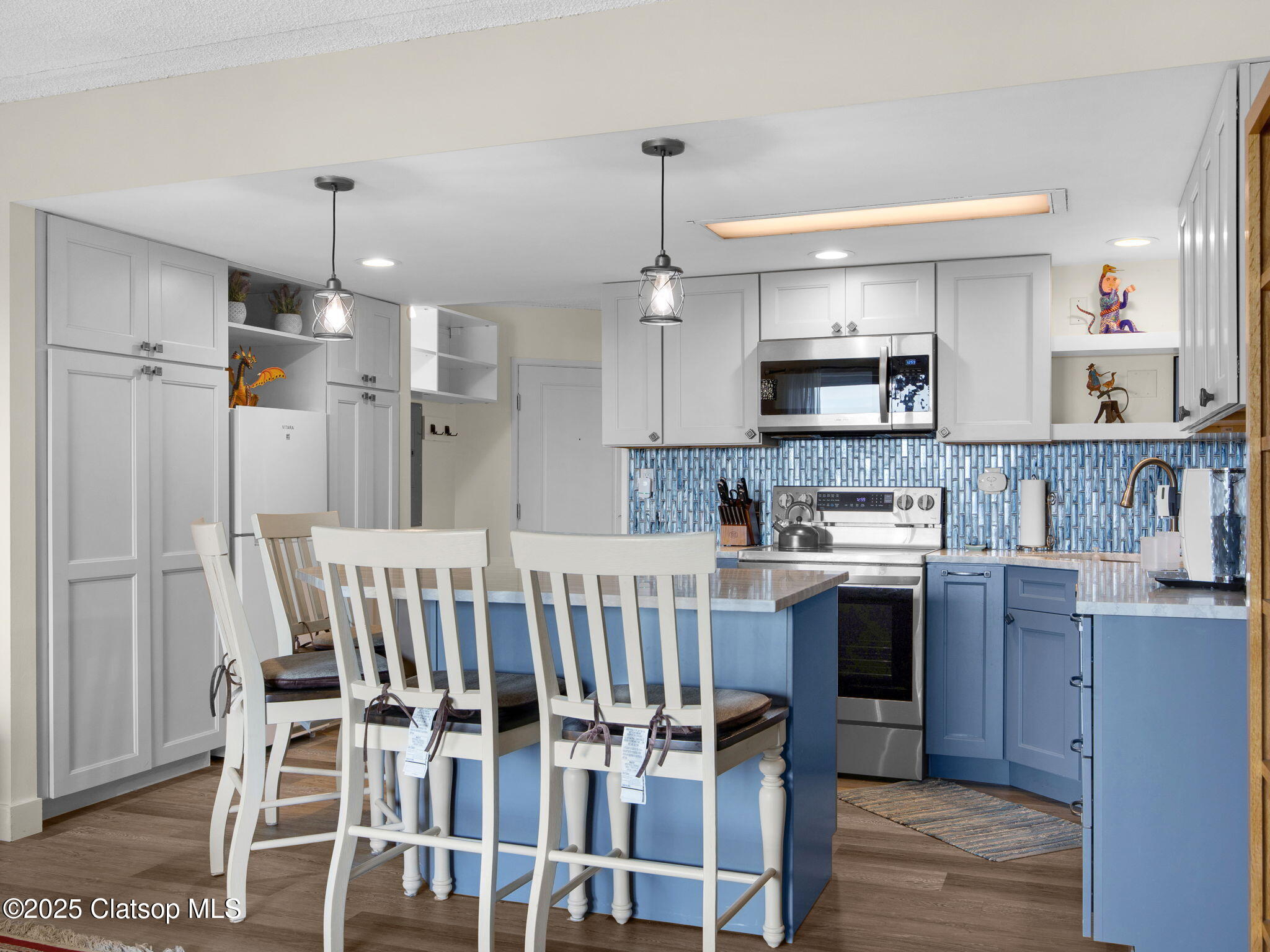 1146 N Marion Avenue Property Photo 10