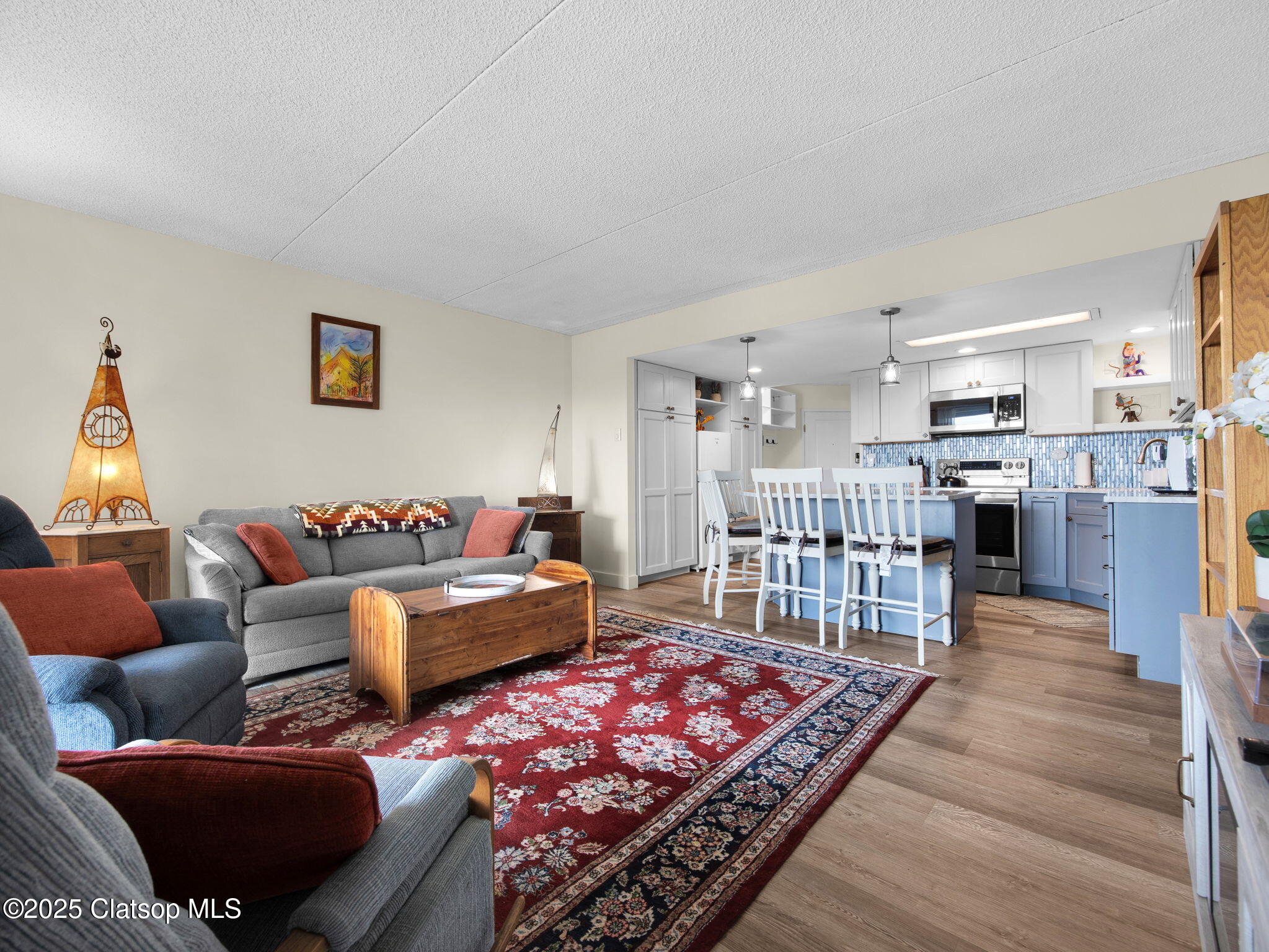 1146 N Marion Avenue Property Photo 14