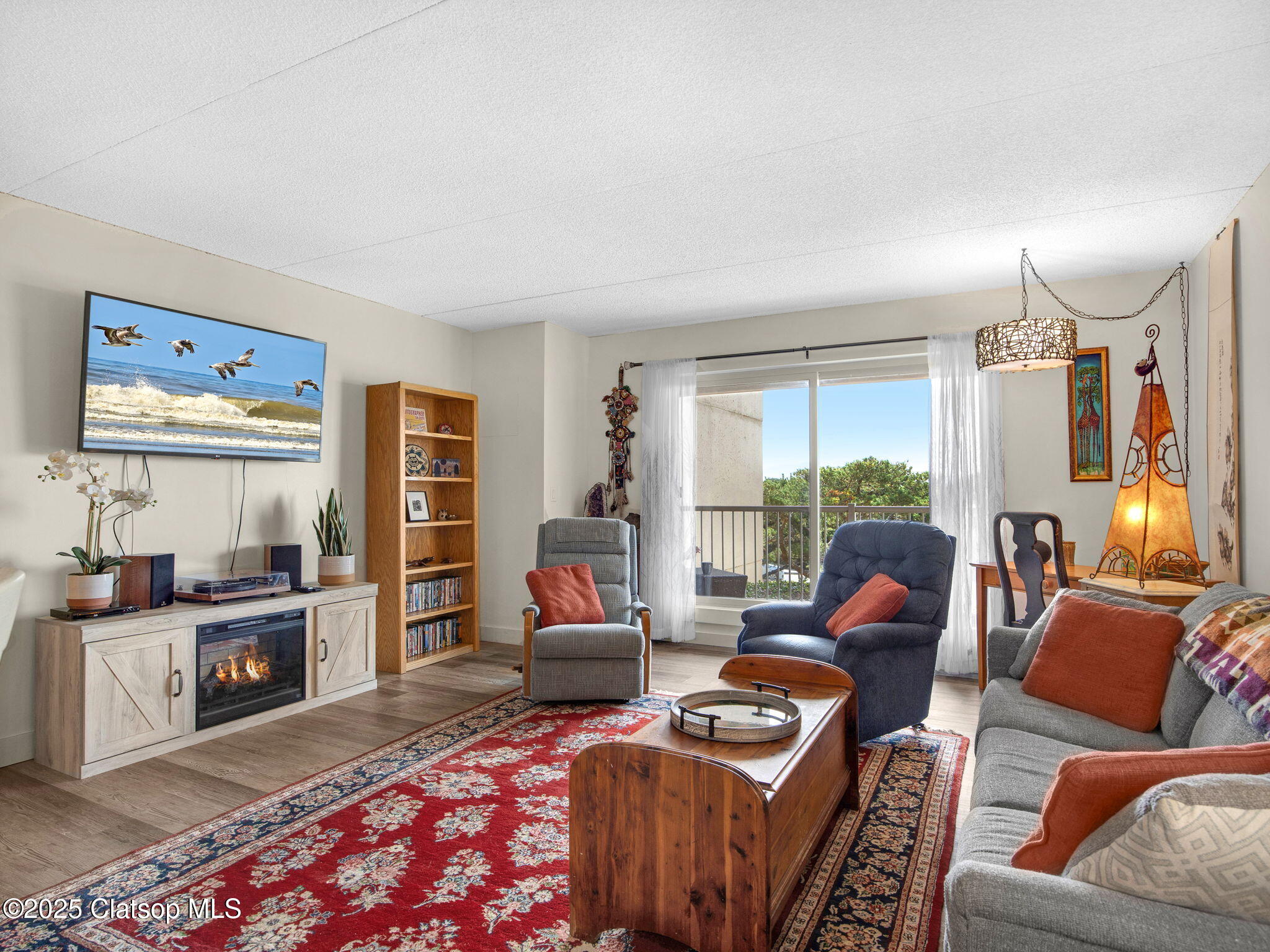 1146 N Marion Avenue Property Photo 15