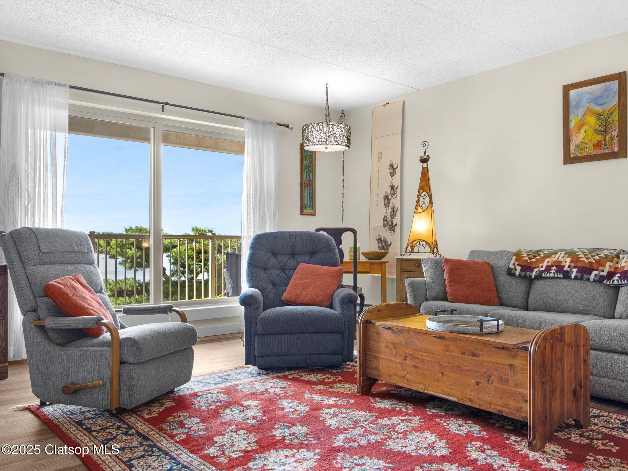 1146 N Marion Avenue Property Photo 17