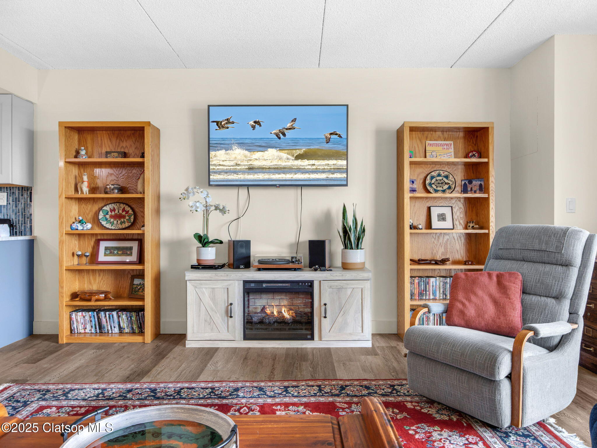 1146 N Marion Avenue Property Photo 21