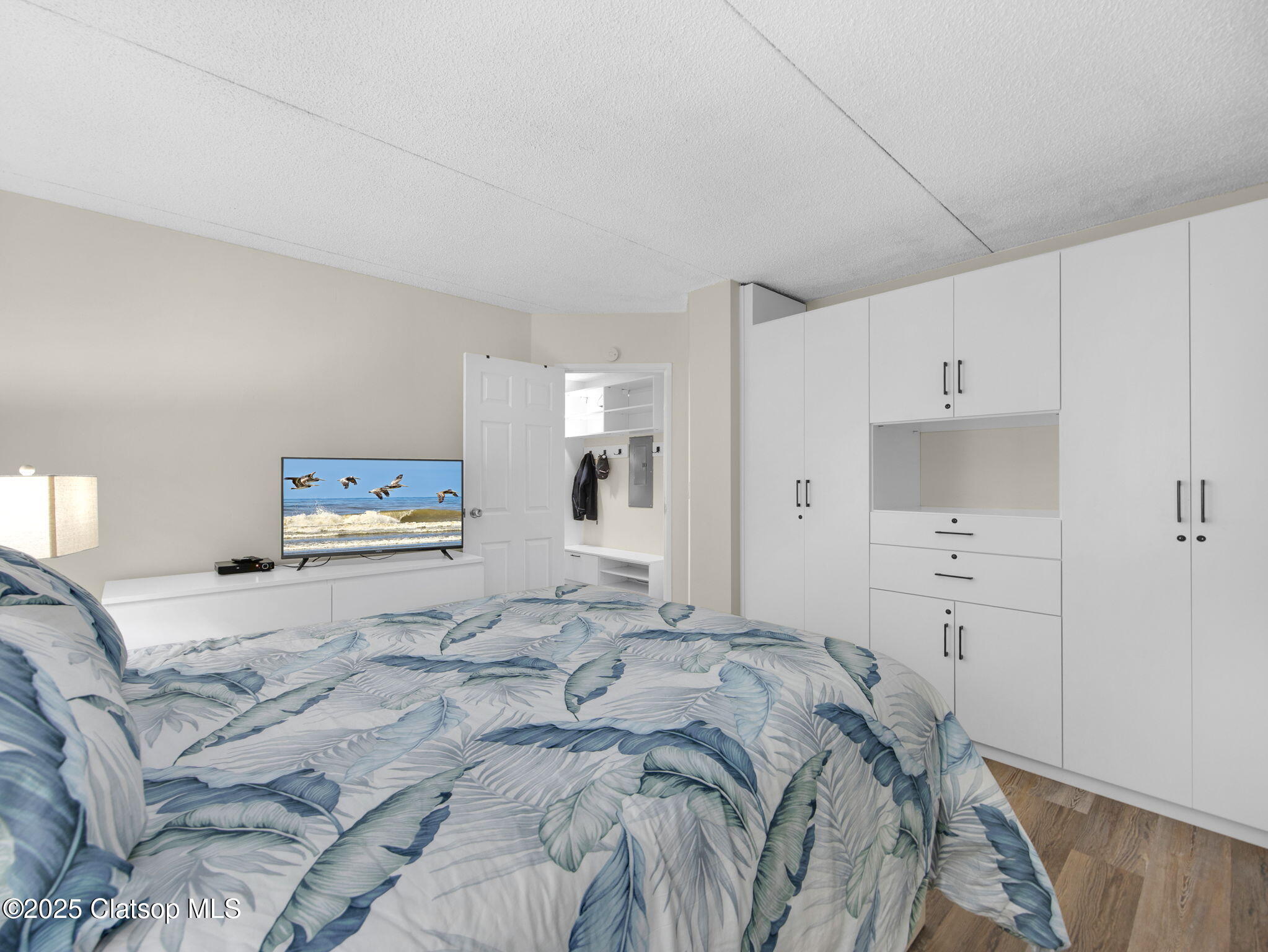 1146 N Marion Avenue Property Photo 24