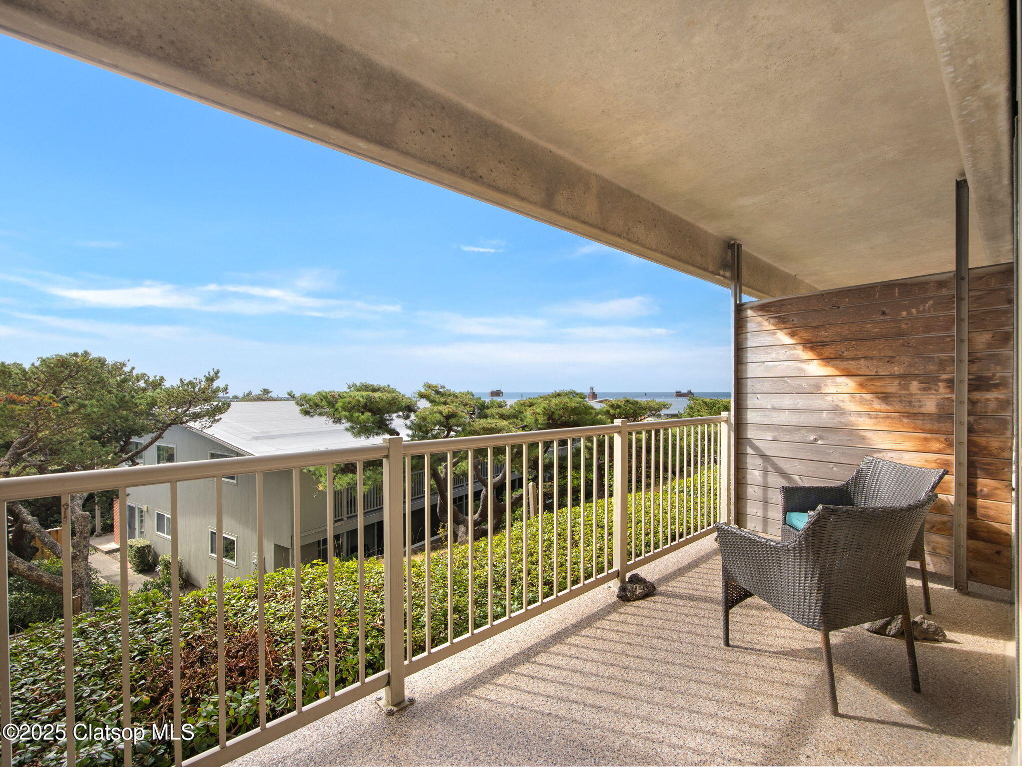 1146 N Marion Avenue Property Photo 29