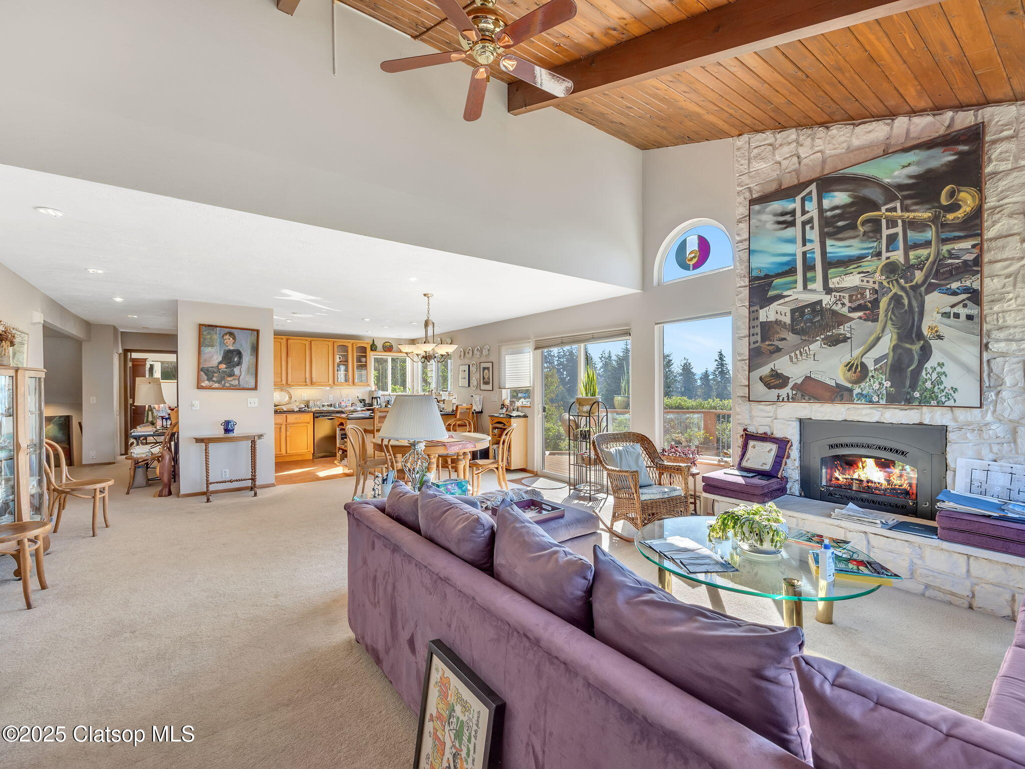 325 W Niagara Avenue Property Photo 3