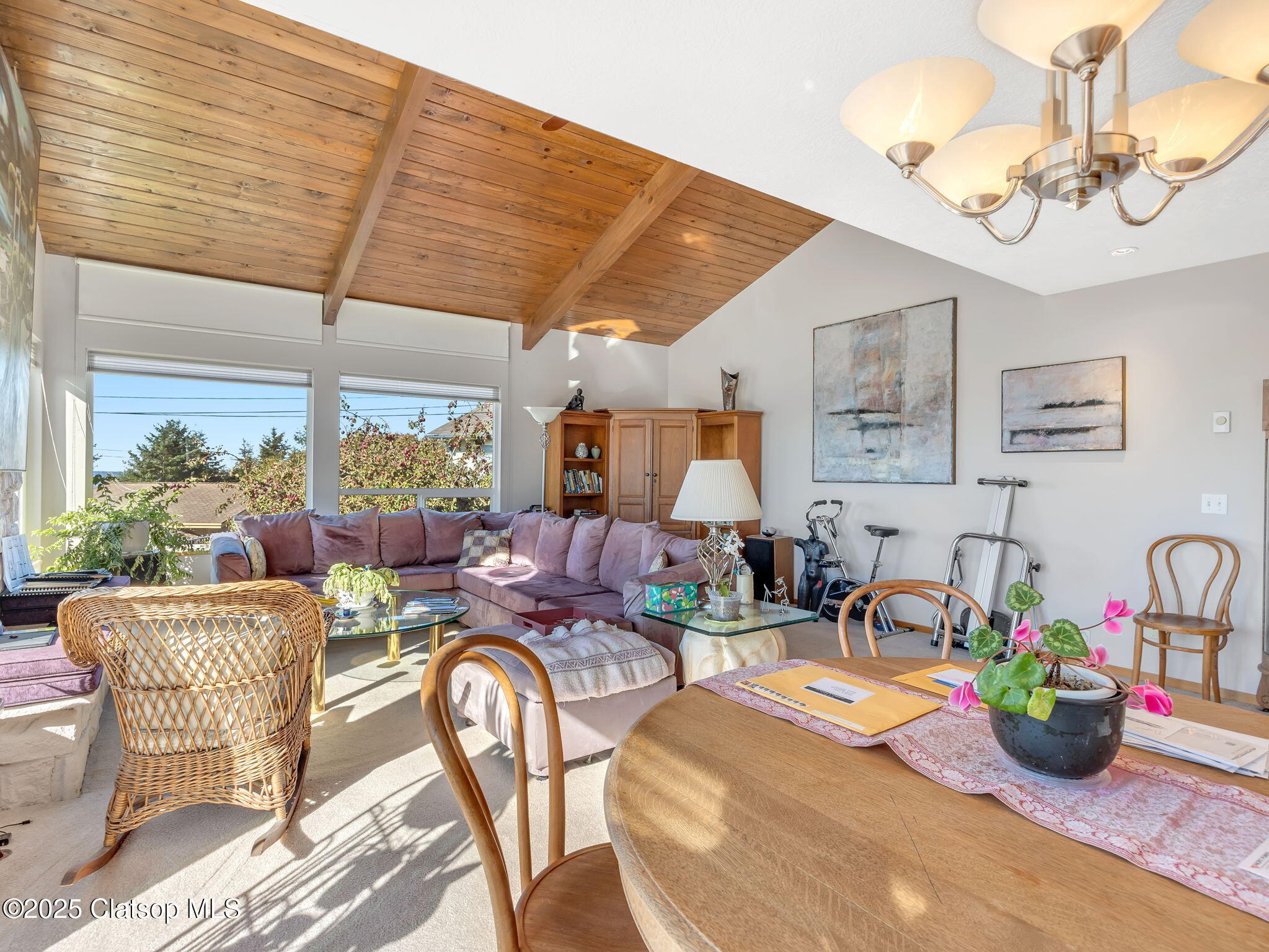 325 W Niagara Avenue Property Photo 7