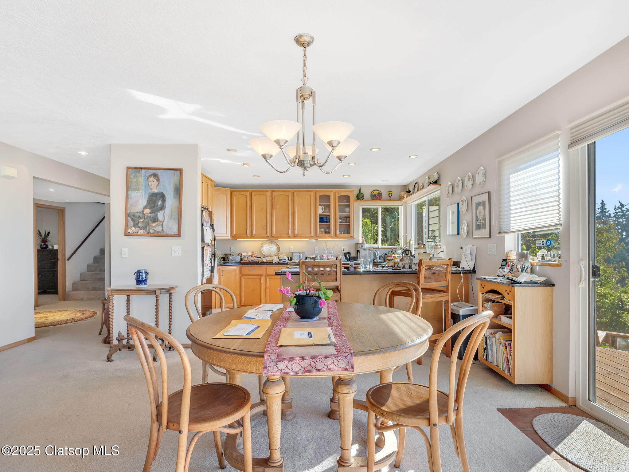 325 W Niagara Avenue Property Photo 9