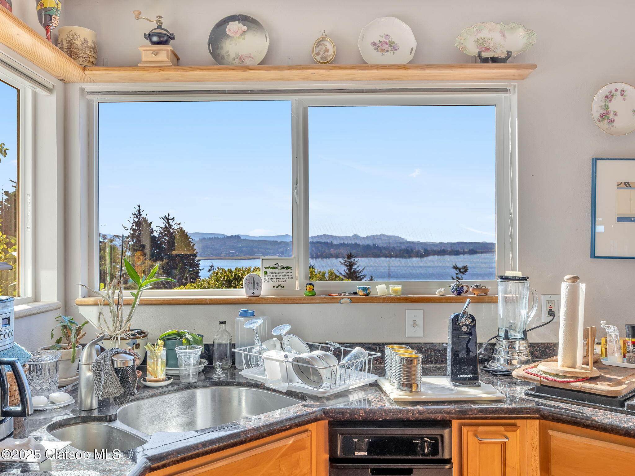 325 W Niagara Avenue Property Photo 12