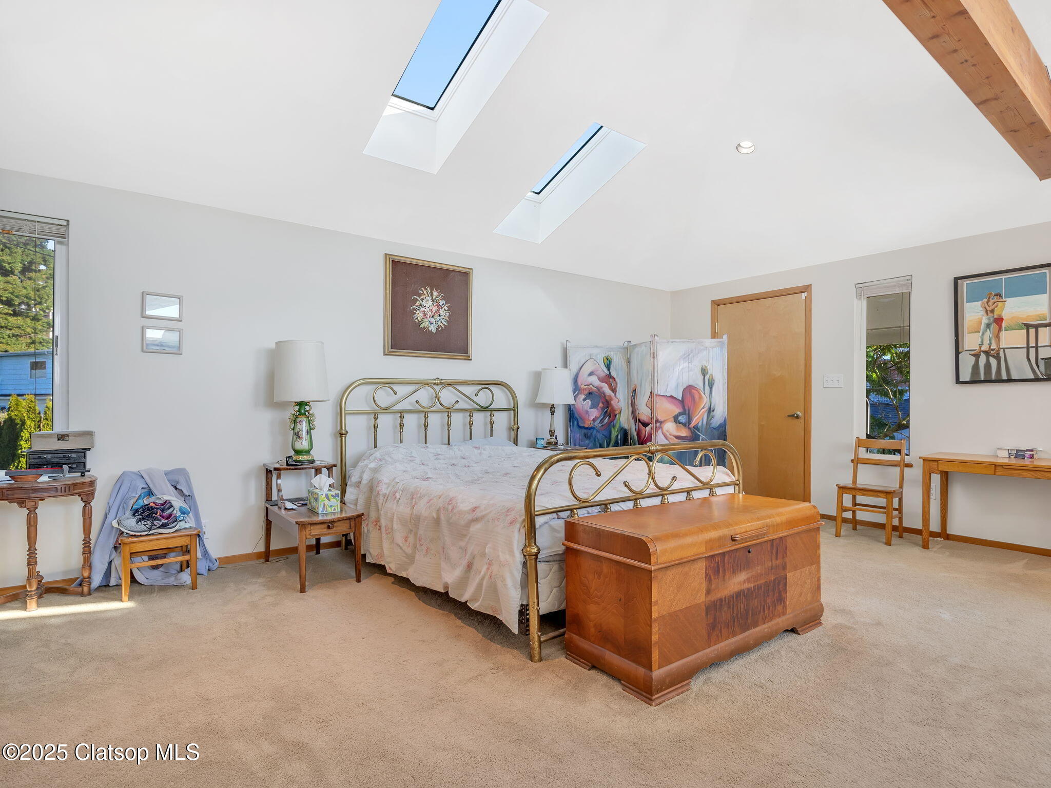 325 W Niagara Avenue Property Photo 17