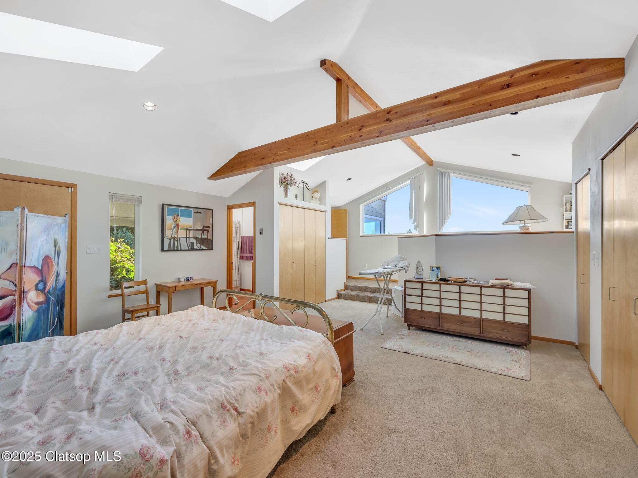 325 W Niagara Avenue Property Photo 18