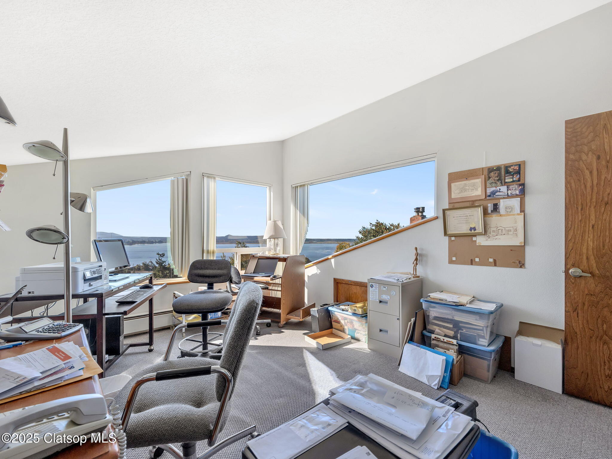 325 W Niagara Avenue Property Photo 23