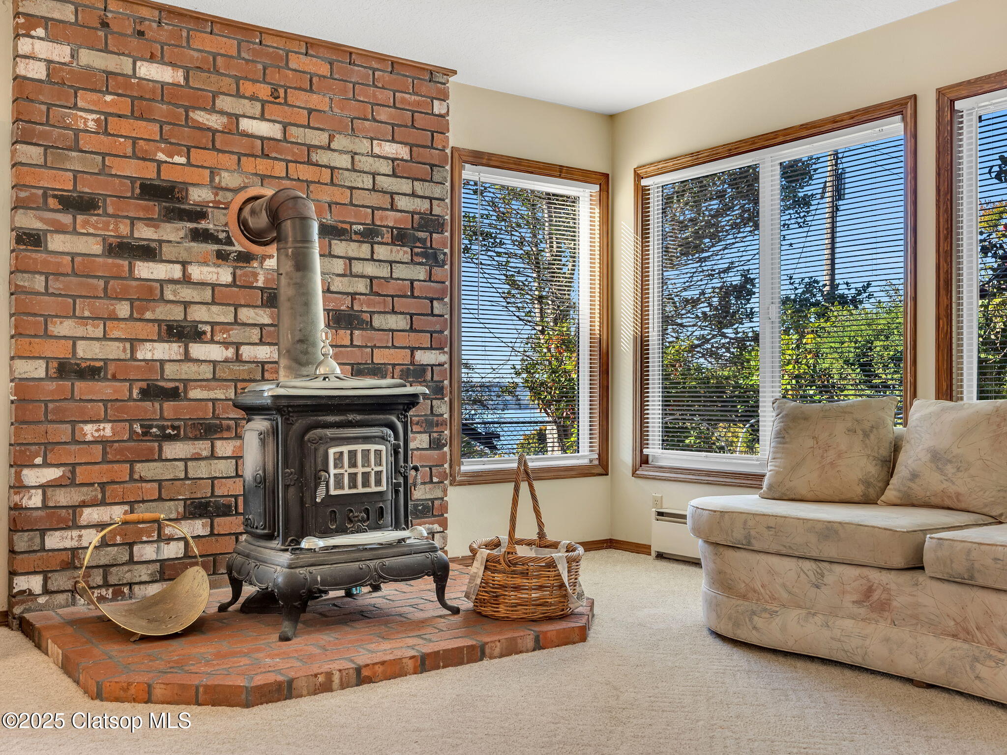 325 W Niagara Avenue Property Photo 31