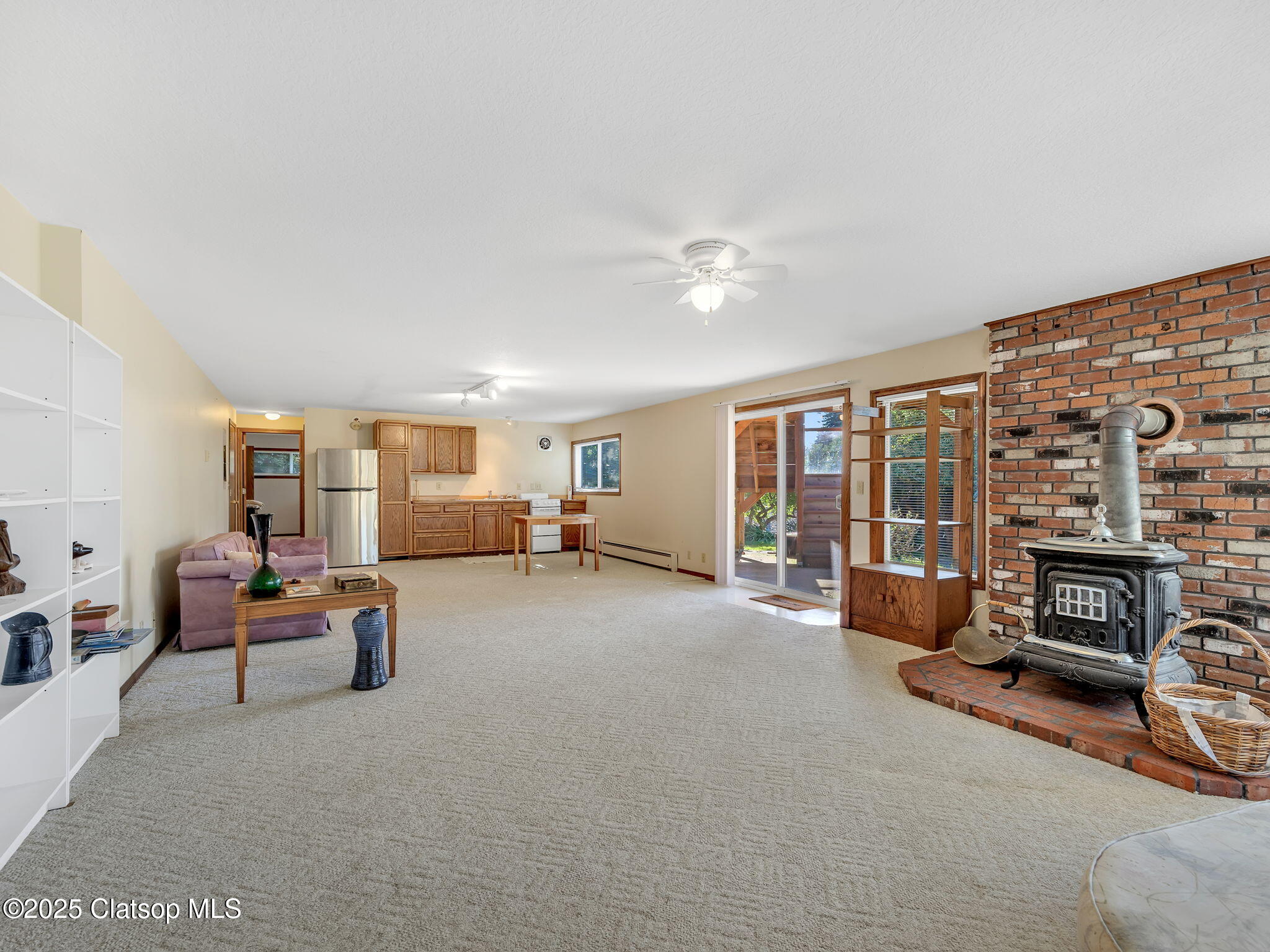 325 W Niagara Avenue Property Photo 32