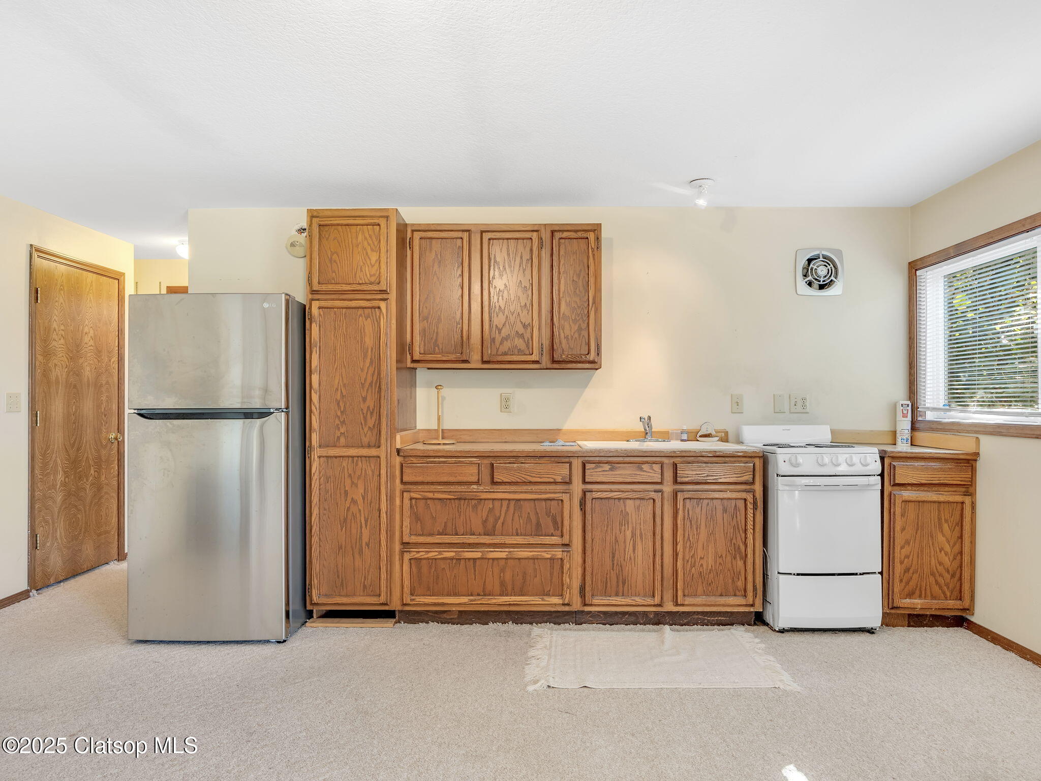 325 W Niagara Avenue Property Photo 34