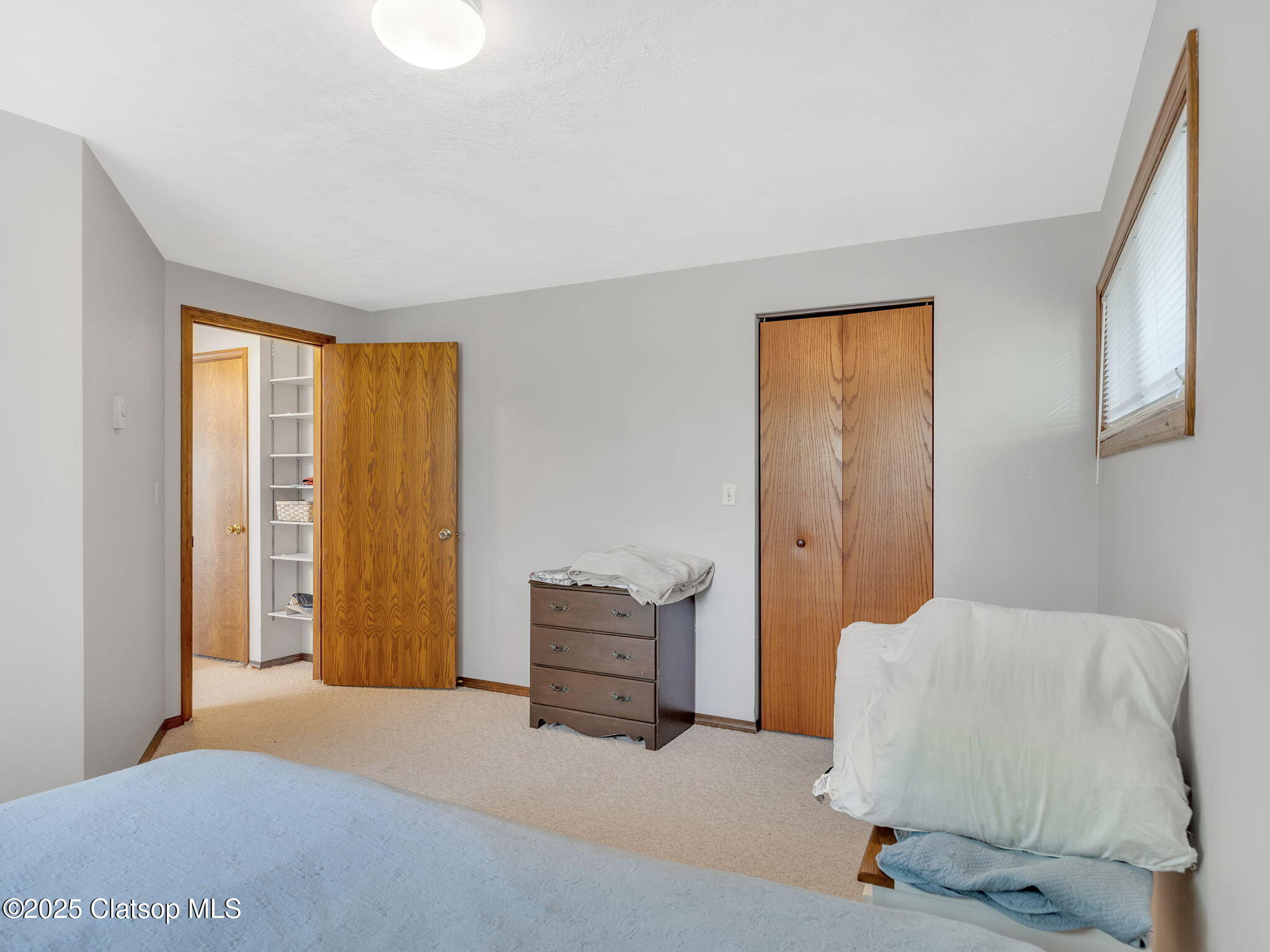 325 W Niagara Avenue Property Photo 38