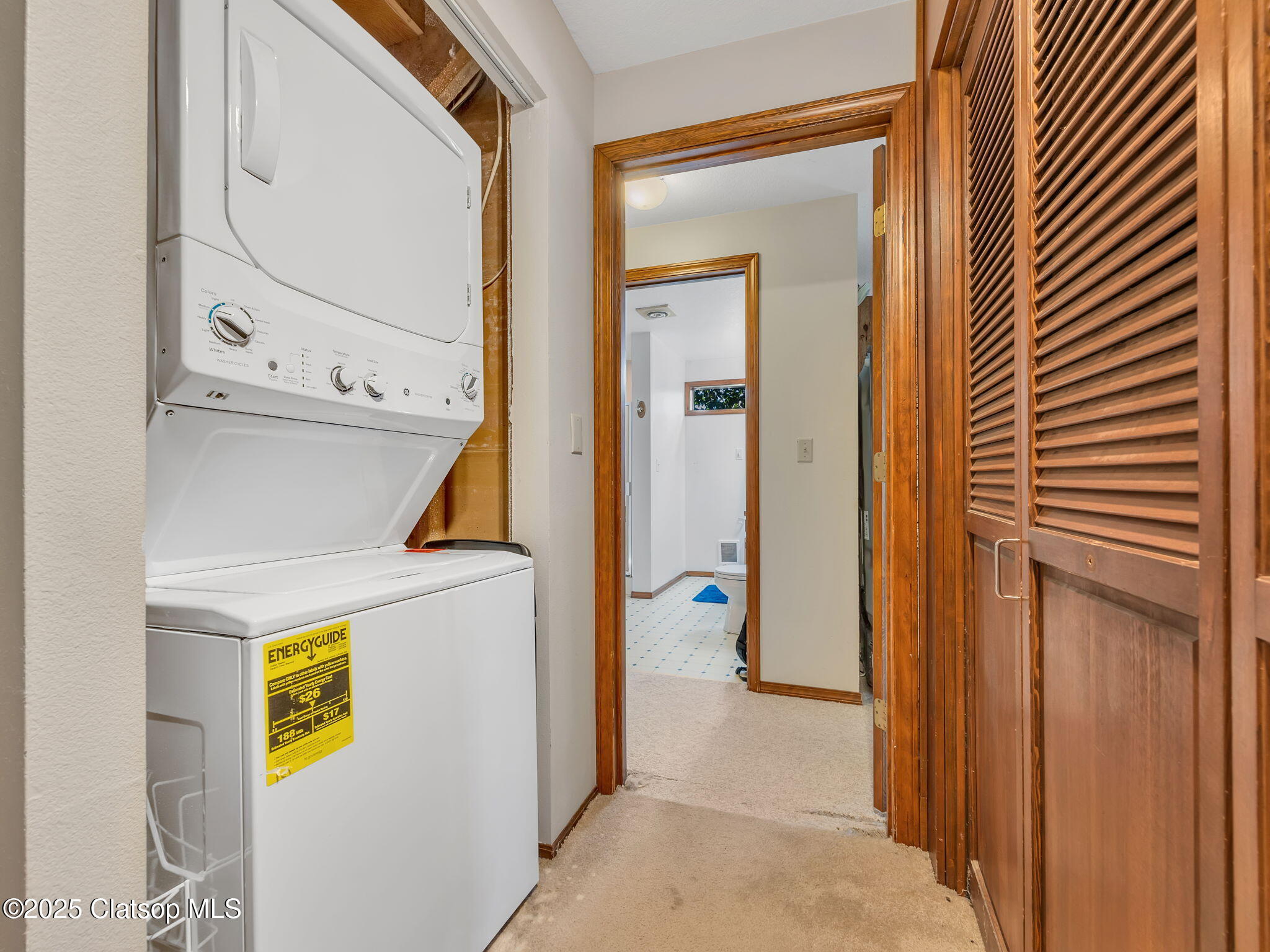 325 W Niagara Avenue Property Photo 39