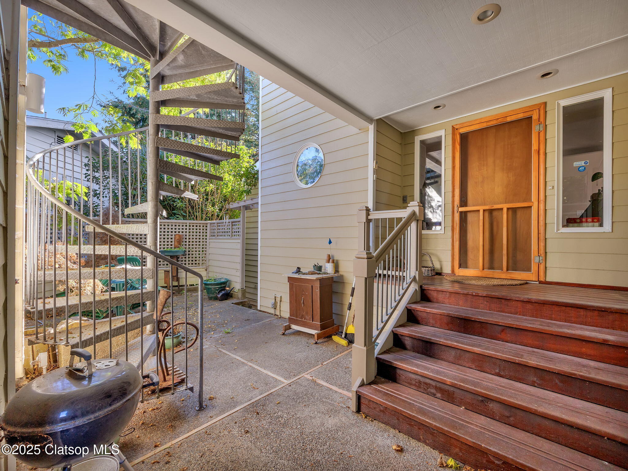 325 W Niagara Avenue Property Photo 40