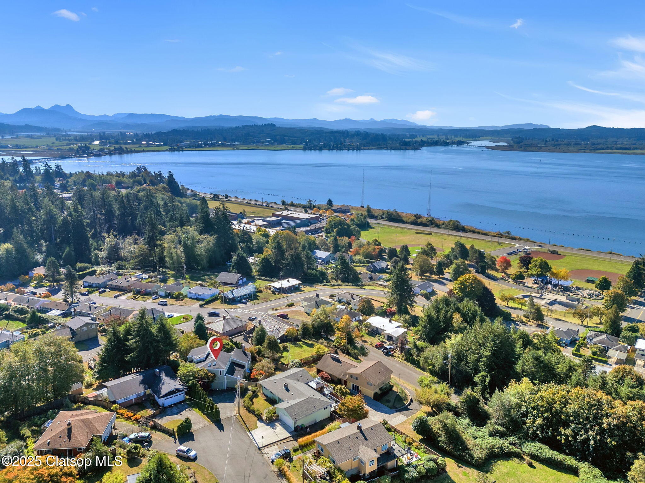 325 W Niagara Avenue Property Photo 52