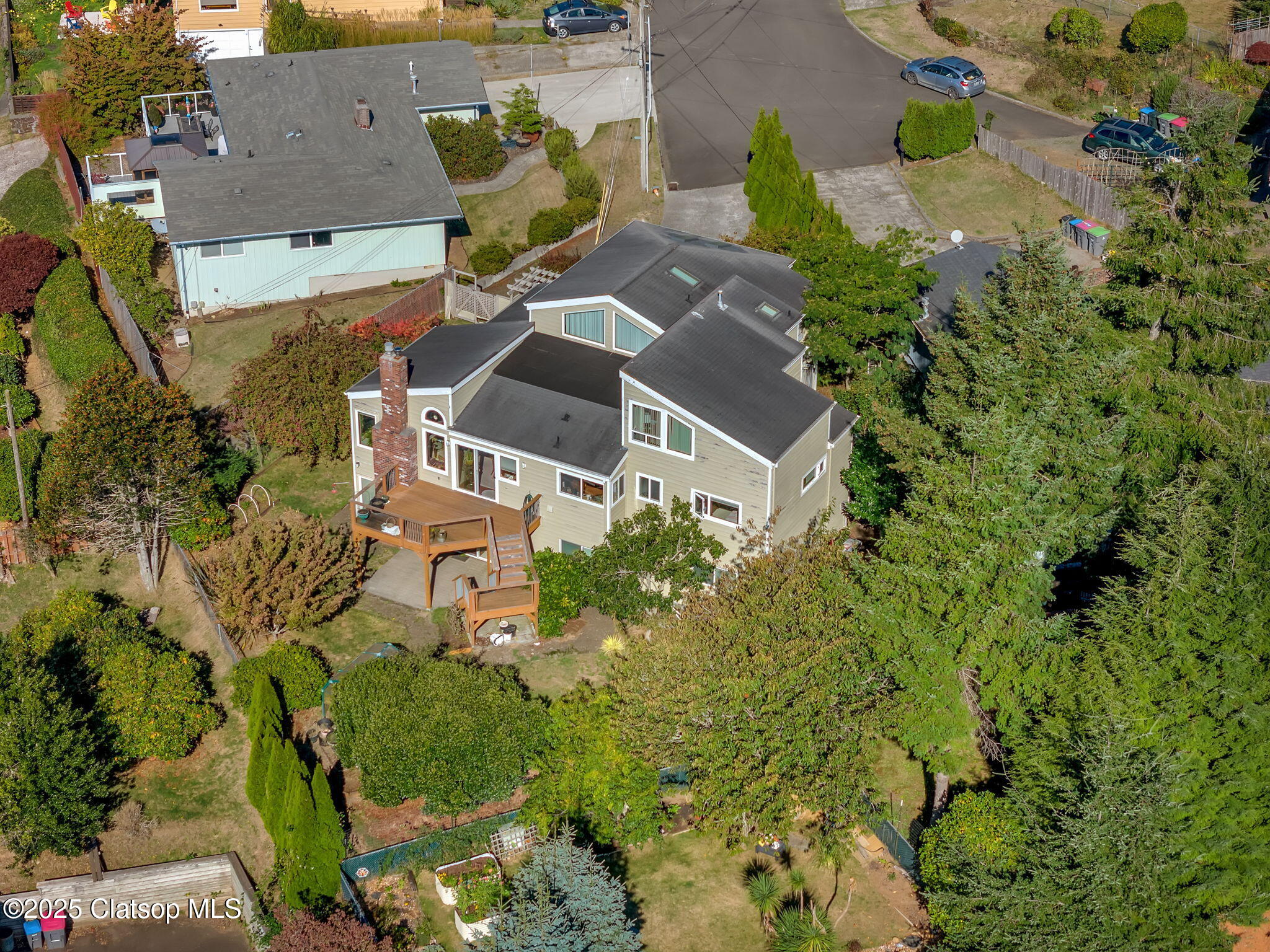 325 W Niagara Avenue Property Photo 53