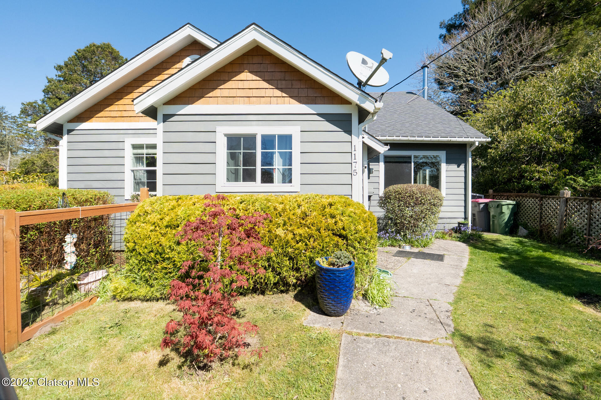 1175 Pacific Drive Property Photo 1