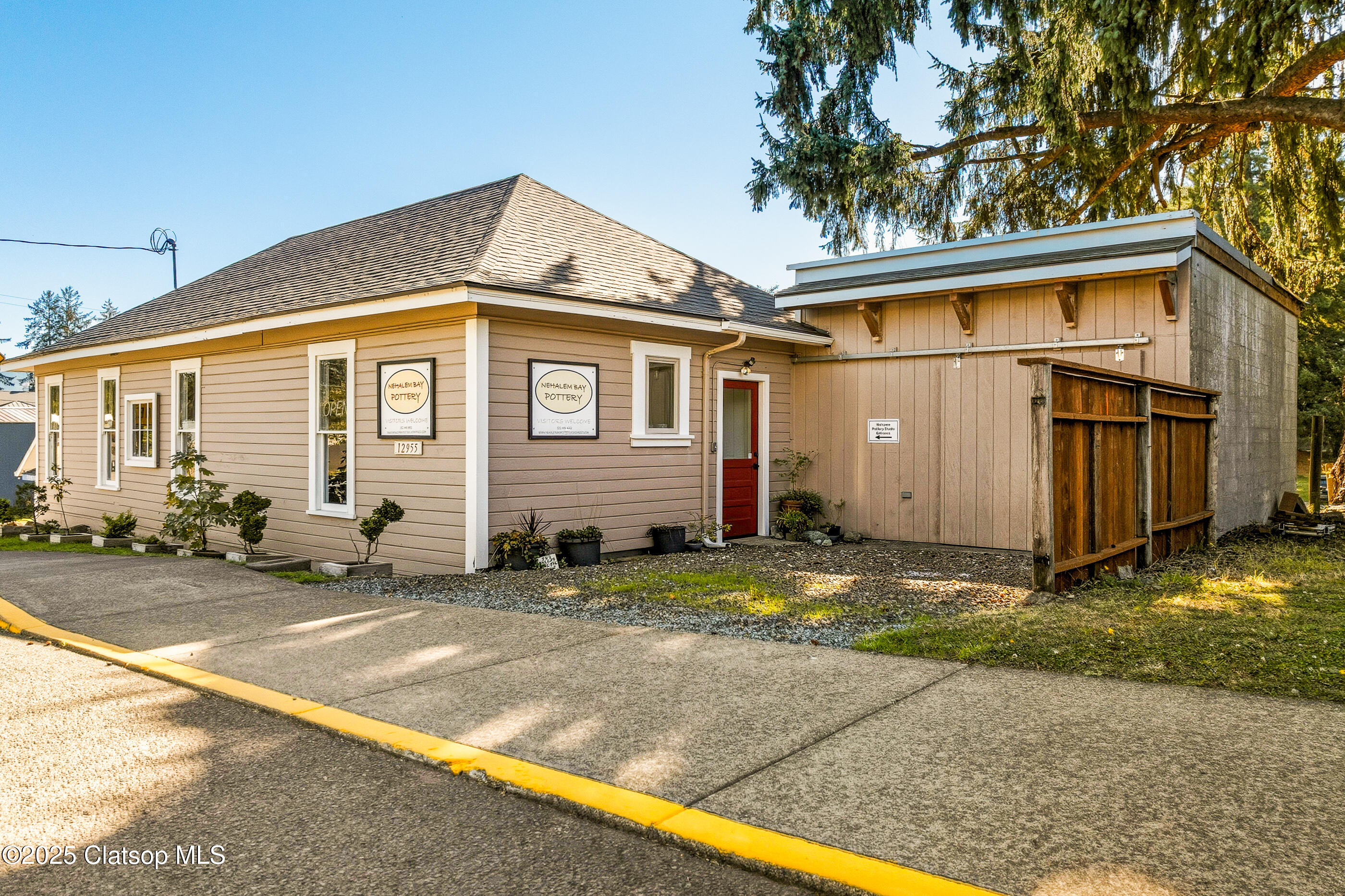 12955 Hwy 101 N Property Photo 1