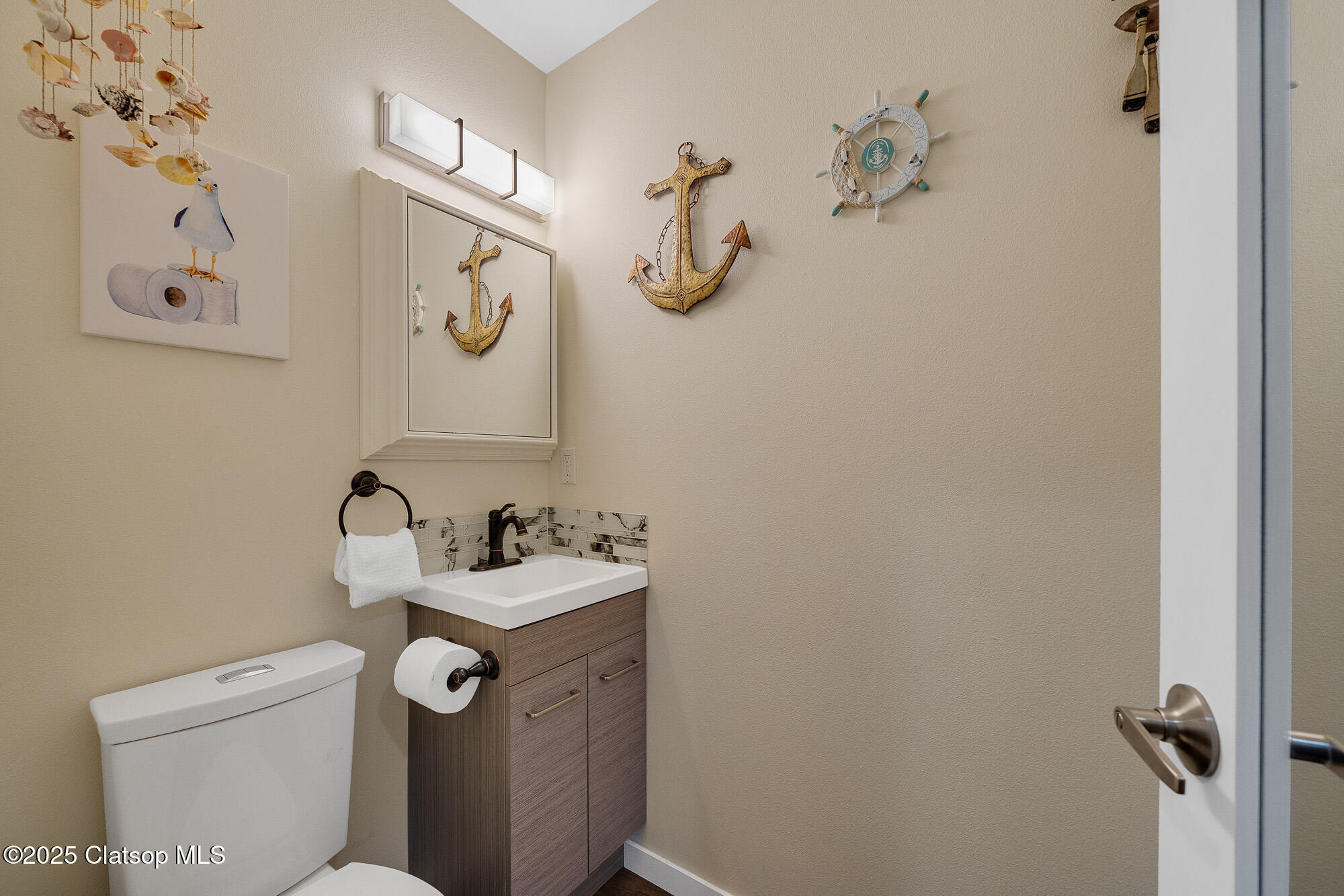 13150 D Street Property Photo 9