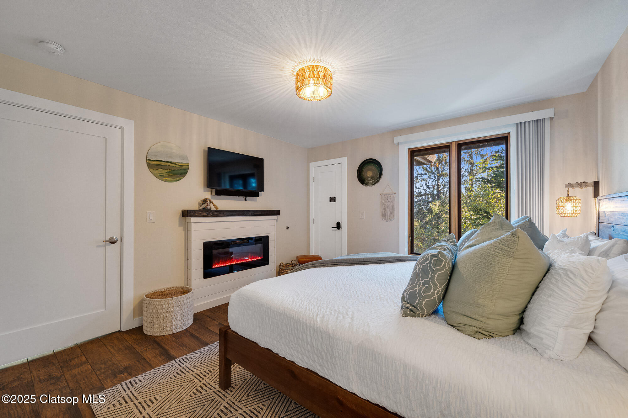 13150 D Street Property Photo 10