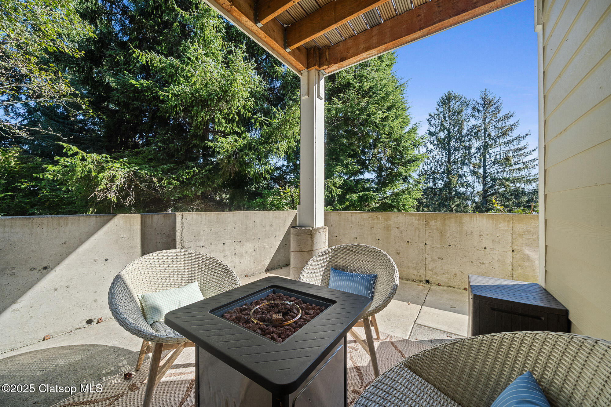 13150 D Street Property Photo 15