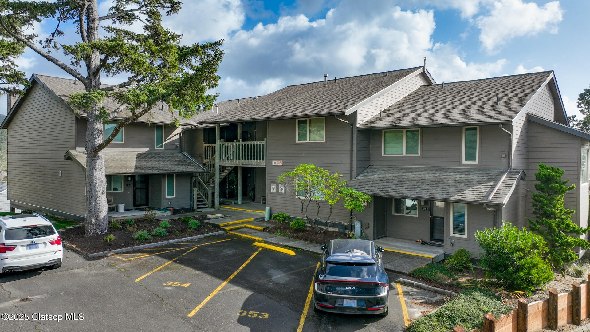 353 N Breakers Point Condo Drive Property Photo 14