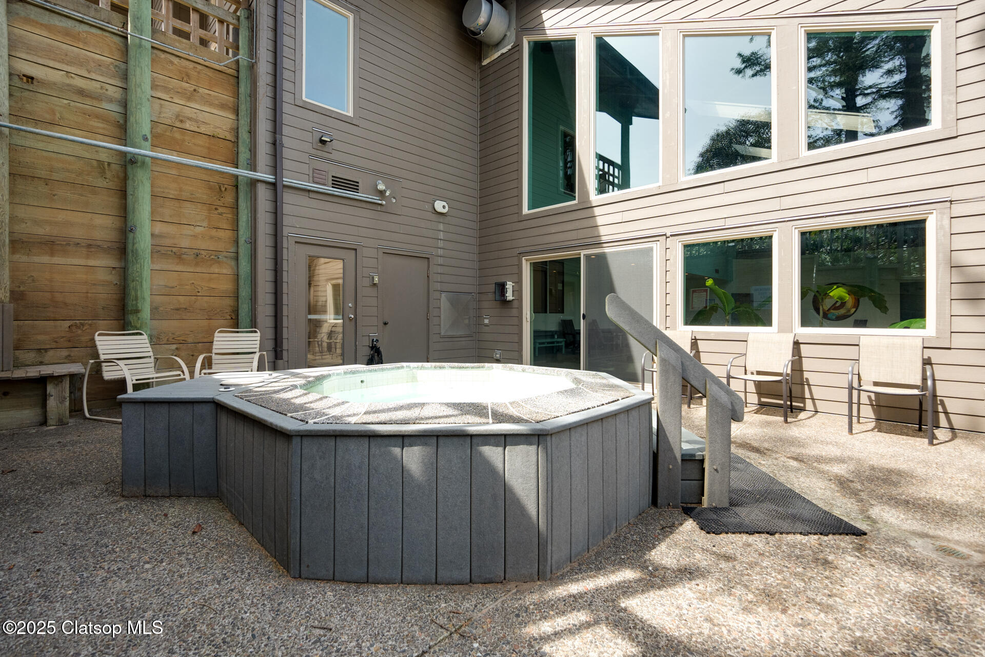 353 N Breakers Point Condo Drive Property Photo 20