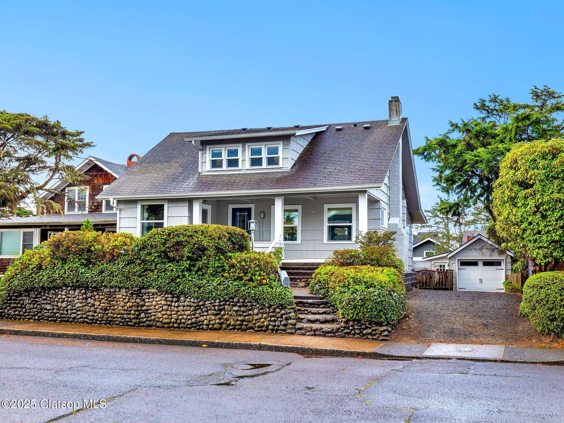 780 S Columbia Street Property Photo 1