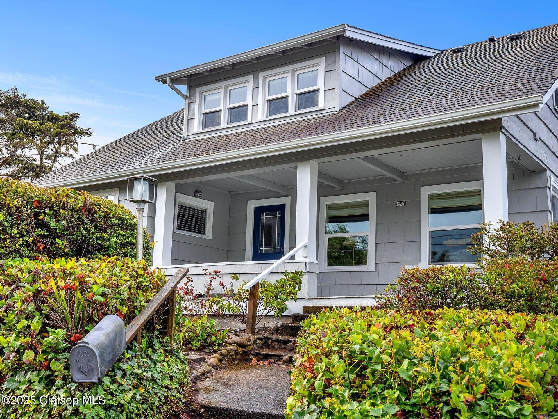 780 S Columbia Street Property Photo 5