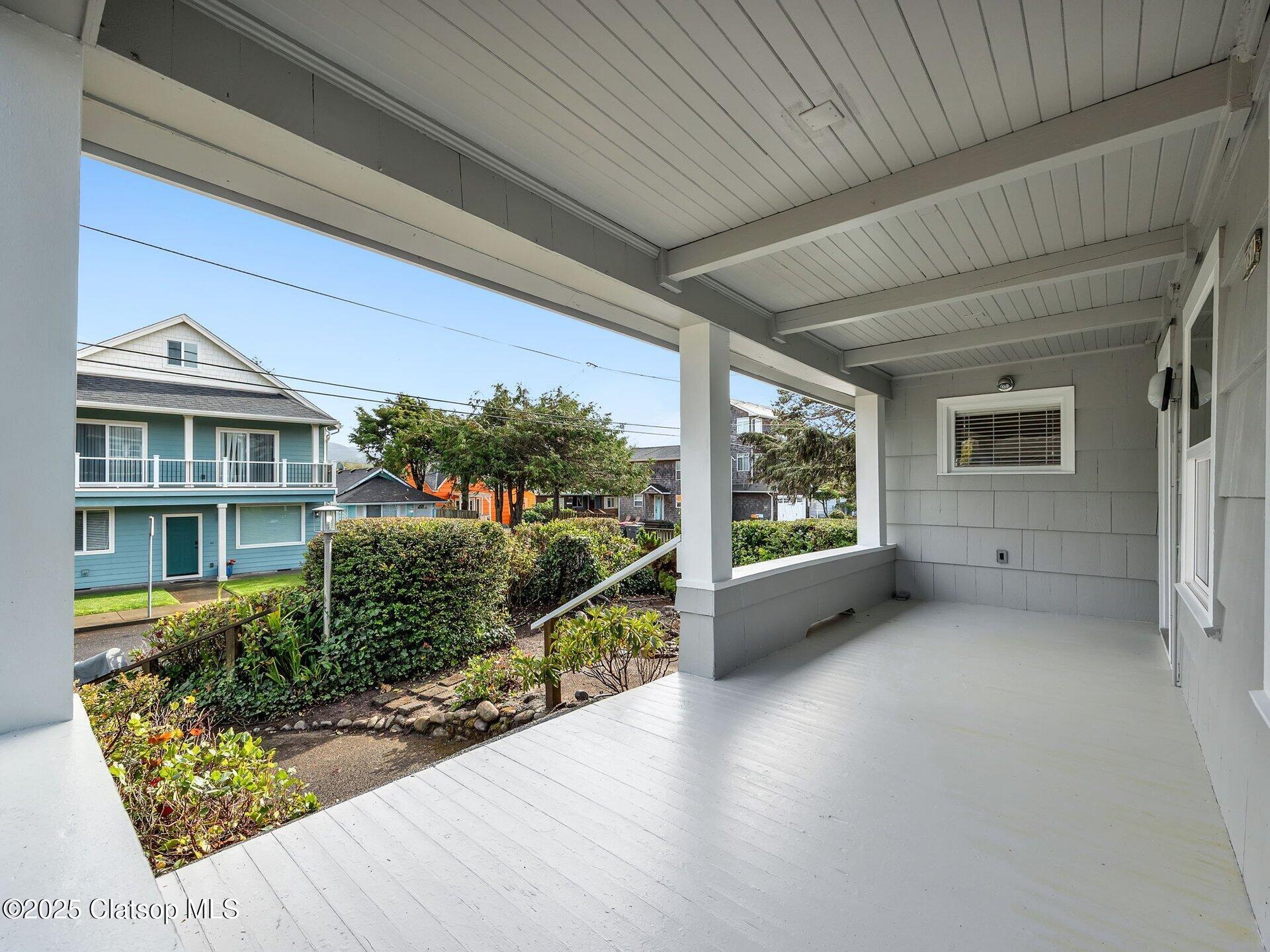 780 S Columbia Street Property Photo 6