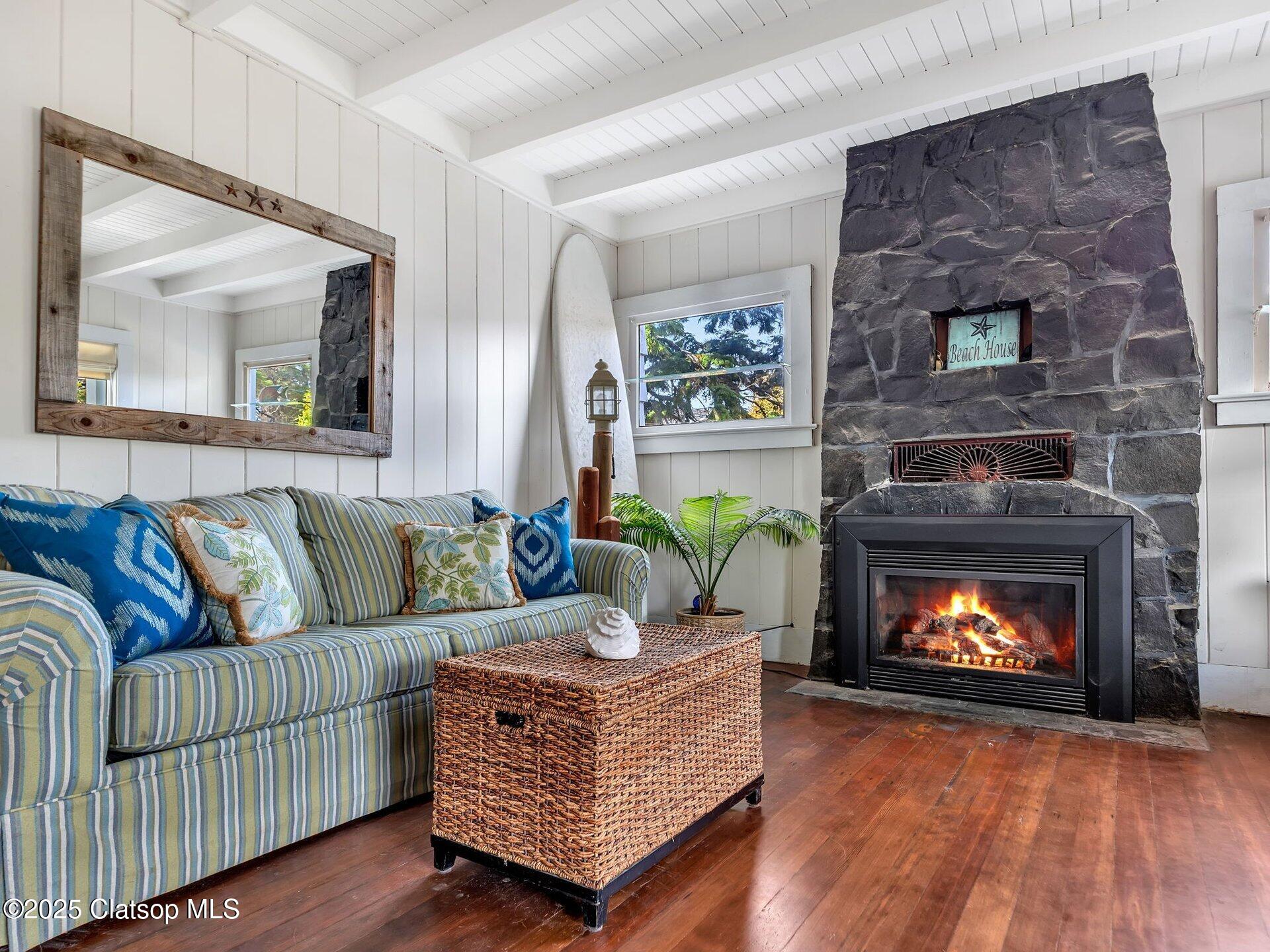 780 S Columbia Street Property Photo 8