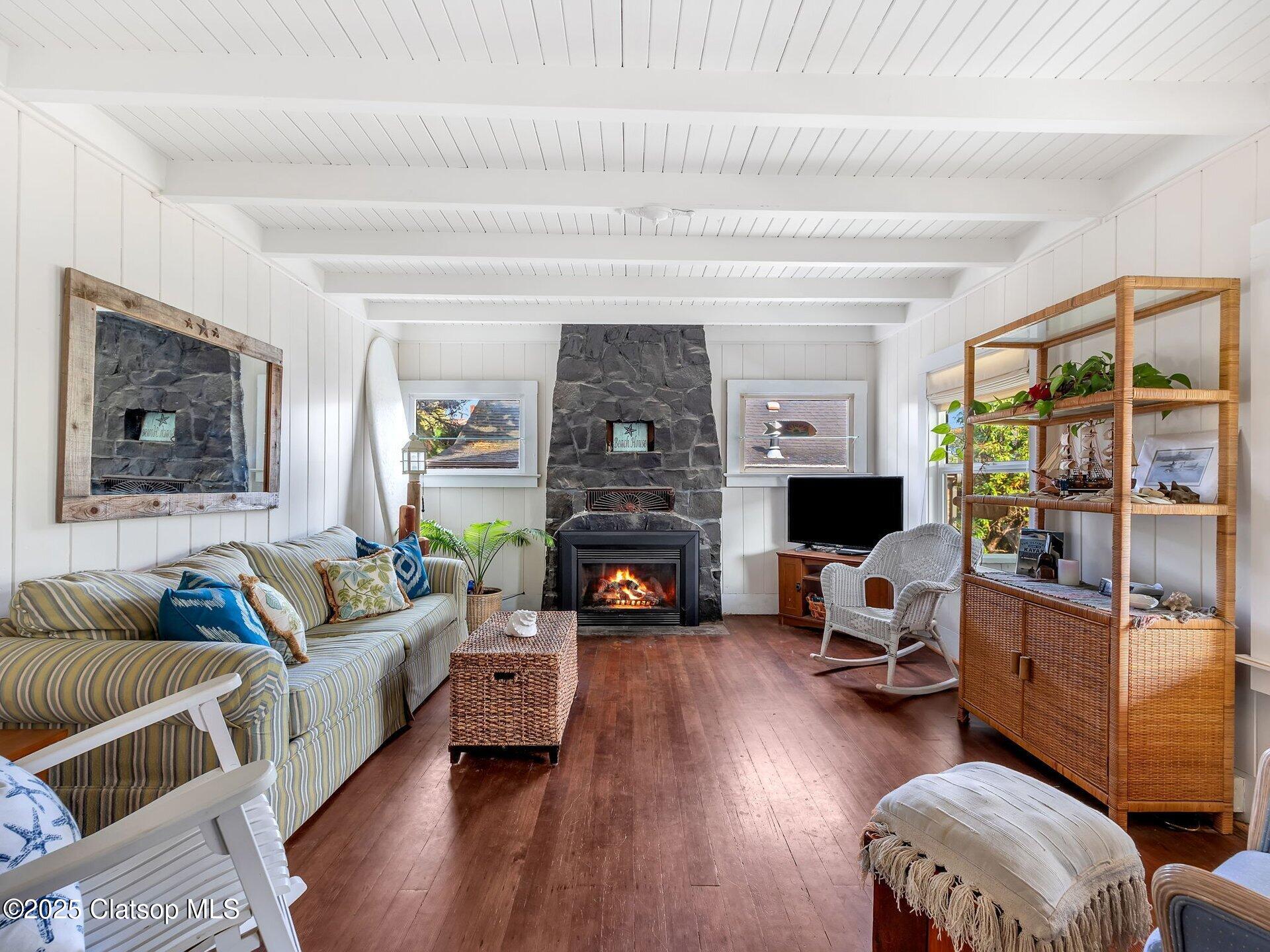 780 S Columbia Street Property Photo 9