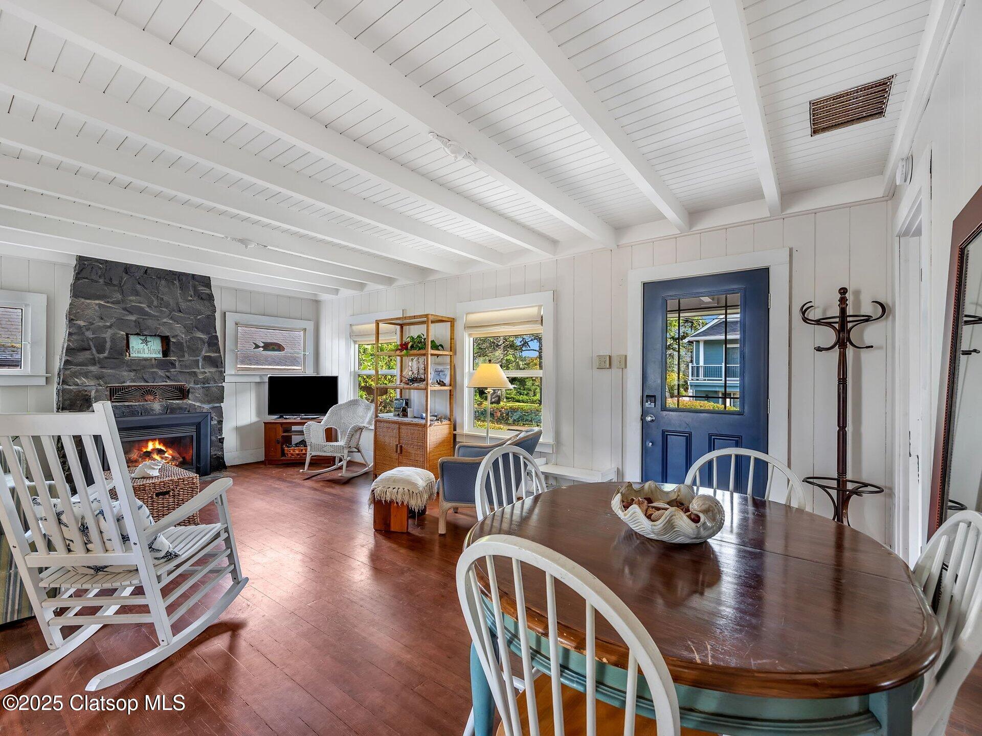 780 S Columbia Street Property Photo 11